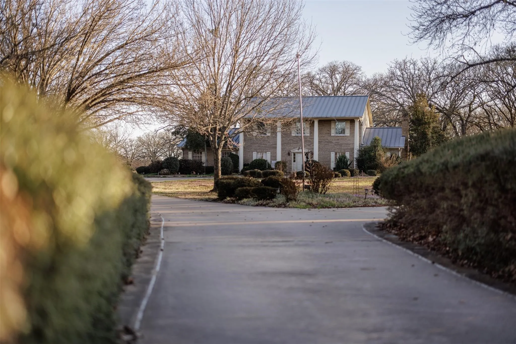 Single Family Residence For Sale in Hunt County , 6569 Fm 2947 4 acres, Quinlan, Texas 75474, 4 Bedroom, 4 Bathroom, 2 Garage spaces, 3,144 Sqft, built in 1986, mls#21217354, Real Estate Agent in Quinlan, Homes For Sale in Hunt county, Homes For Sale in Quinlan, Realtor in Quinlan Texas, Real Estate Brokerage Independent Realty Texas, Luminita Cordes Realtor