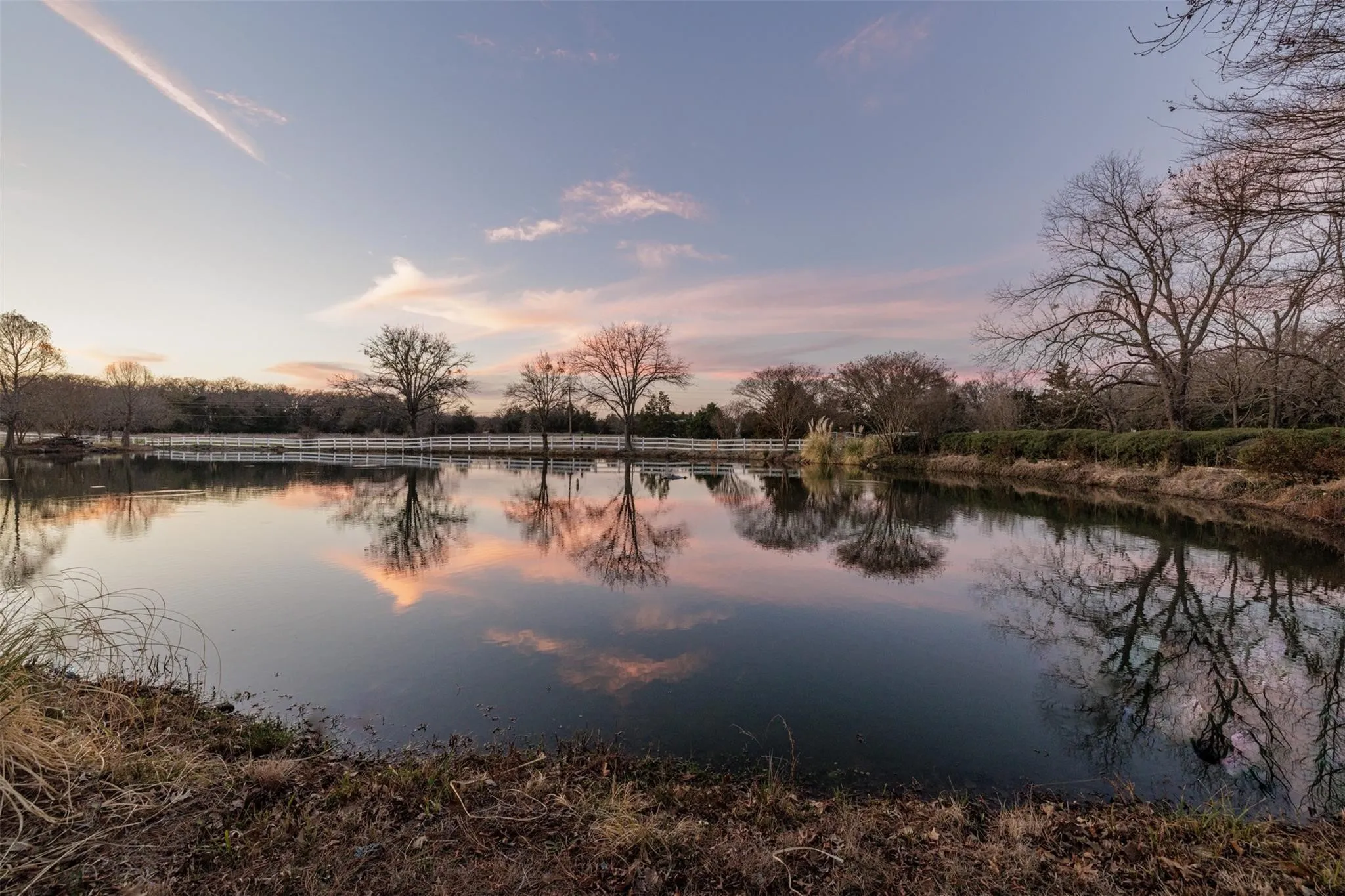 Single Family Residence For Sale in Hunt County , 6569 Fm 2947 4 acres, Quinlan, Texas 75474, 4 Bedroom, 4 Bathroom, 2 Garage spaces, 3,144 Sqft, built in 1986, mls#21217354, Real Estate Agent in Quinlan, Homes For Sale in Hunt county, Homes For Sale in Quinlan, Realtor in Quinlan Texas, Real Estate Brokerage Independent Realty Texas, Luminita Cordes Realtor