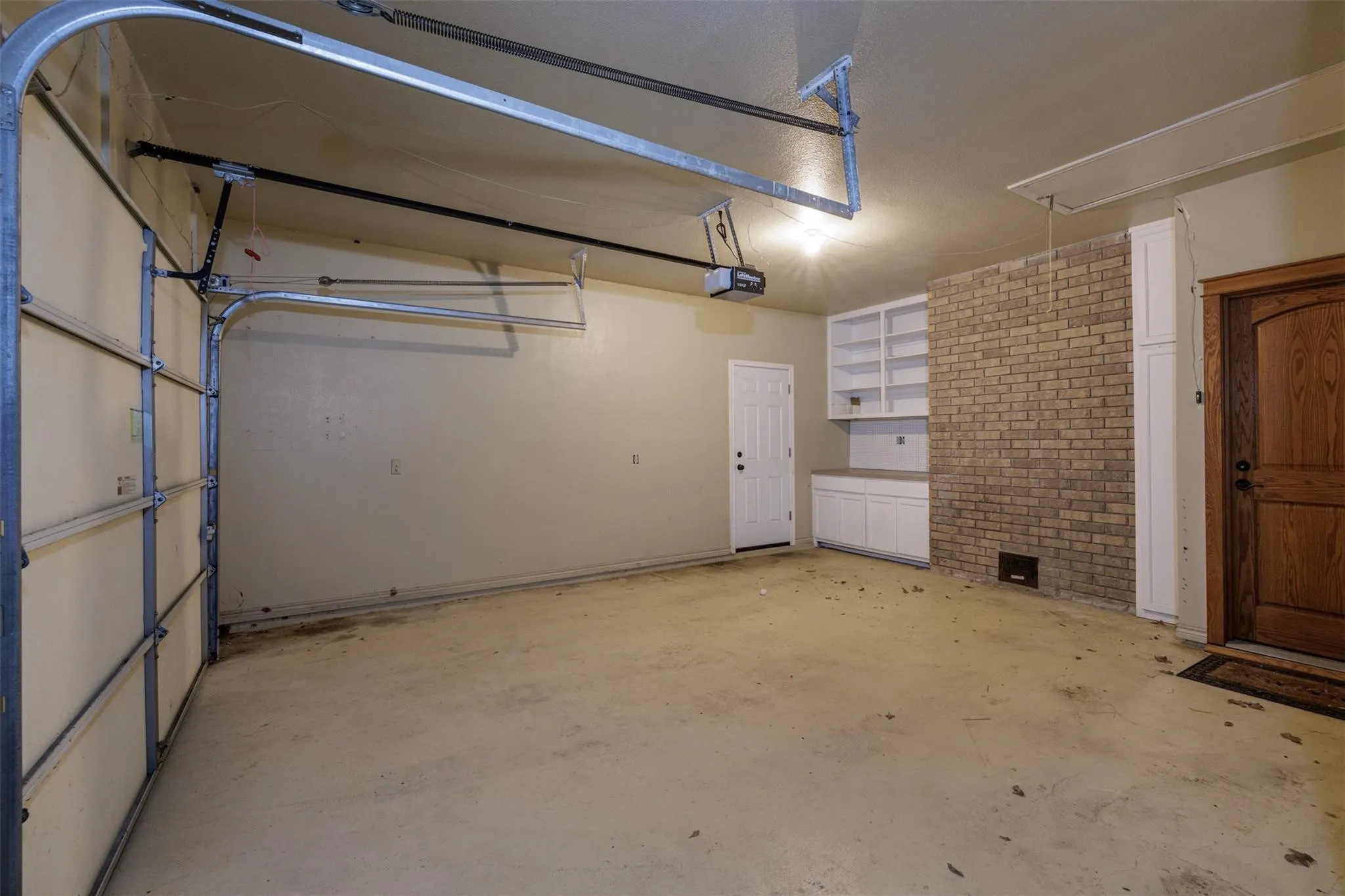 Single Family Residence For Sale in Hunt County , 6569 Fm 2947 4 acres, Quinlan, Texas 75474, 4 Bedroom, 4 Bathroom, 2 Garage spaces, 3,144 Sqft, built in 1986, mls#21217354, Real Estate Agent in Quinlan, Homes For Sale in Hunt county, Homes For Sale in Quinlan, Realtor in Quinlan Texas, Real Estate Brokerage Independent Realty Texas, Luminita Cordes Realtor