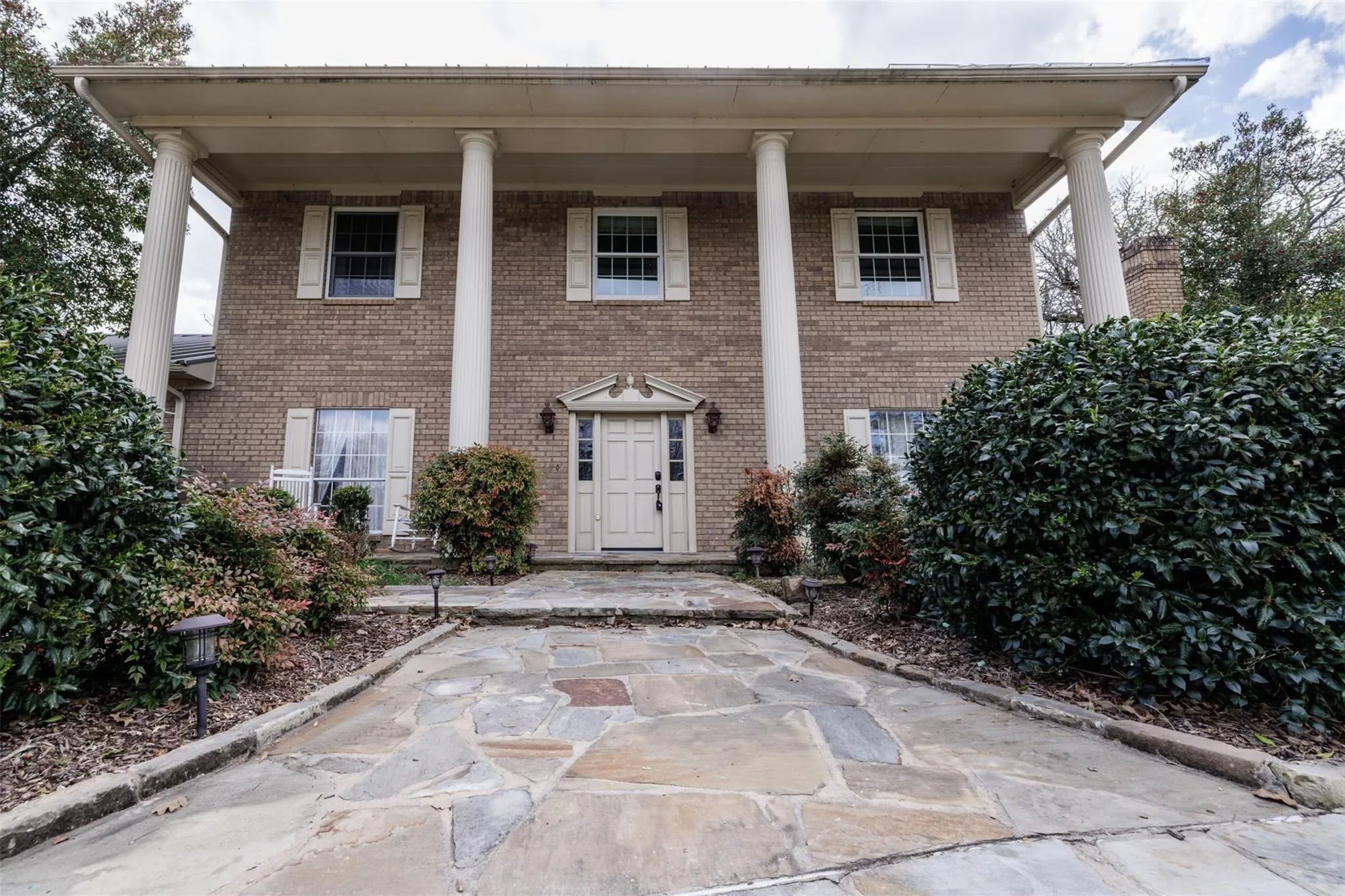 Single Family Residence For Sale in Hunt County , 6569 Fm 2947 4 acres, Quinlan, Texas 75474, 4 Bedroom, 4 Bathroom, 2 Garage spaces, 3,144 Sqft, built in 1986, mls#21217354, Real Estate Agent in Quinlan, Homes For Sale in Hunt county, Homes For Sale in Quinlan, Realtor in Quinlan Texas, Real Estate Brokerage Independent Realty Texas, Luminita Cordes Realtor