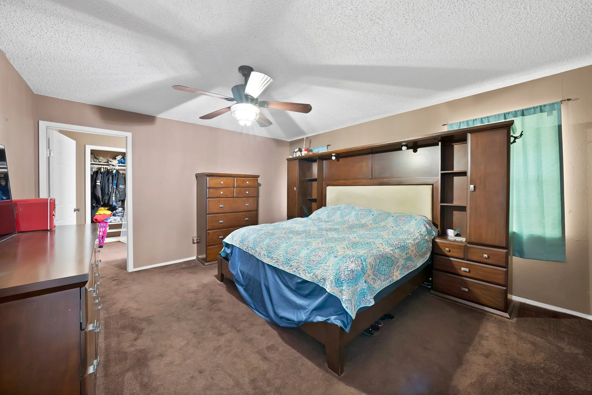 Single Family Residence For Sale in Tarrant County , 6305 Arthur Drive, Edgecliff Village, Texas 76134, 3 Bedroom, 2 Bathroom, 2 Garage spaces, 1,880 Sqft, built in 1975, mls#21223614, Real Estate Agent in Edgecliff Village, Homes For Sale in Tarrant county, Homes For Sale in Edgecliff Village, Realtor in Edgecliff Village Texas, Real Estate Brokerage Independent Realty Texas, Luminita Cordes Realtor