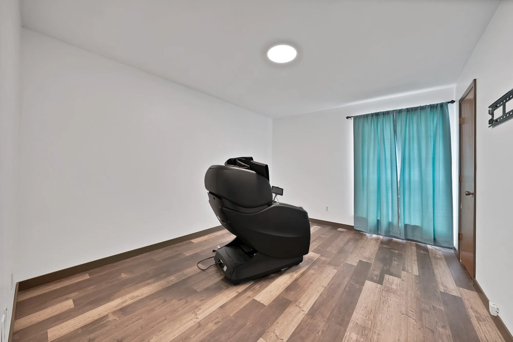 Single Family Residence For Sale in Tarrant County , 6305 Arthur Drive, Edgecliff Village, Texas 76134, 3 Bedroom, 2 Bathroom, 2 Garage spaces, 1,880 Sqft, built in 1975, mls#21223614, Real Estate Agent in Edgecliff Village, Homes For Sale in Tarrant county, Homes For Sale in Edgecliff Village, Realtor in Edgecliff Village Texas, Real Estate Brokerage Independent Realty Texas, Luminita Cordes Realtor