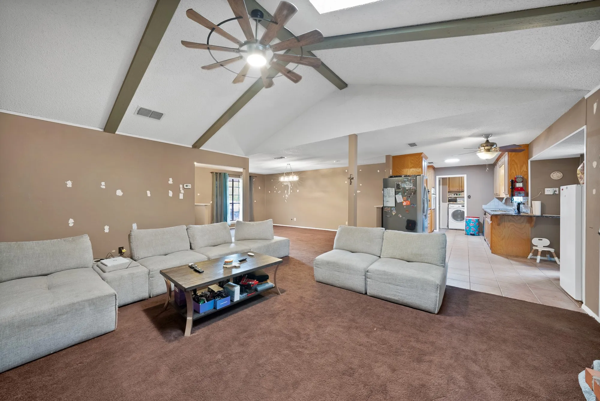 Single Family Residence For Sale in Tarrant County , 6305 Arthur Drive, Edgecliff Village, Texas 76134, 3 Bedroom, 2 Bathroom, 2 Garage spaces, 1,880 Sqft, built in 1975, mls#21223614, Real Estate Agent in Edgecliff Village, Homes For Sale in Tarrant county, Homes For Sale in Edgecliff Village, Realtor in Edgecliff Village Texas, Real Estate Brokerage Independent Realty Texas, Luminita Cordes Realtor