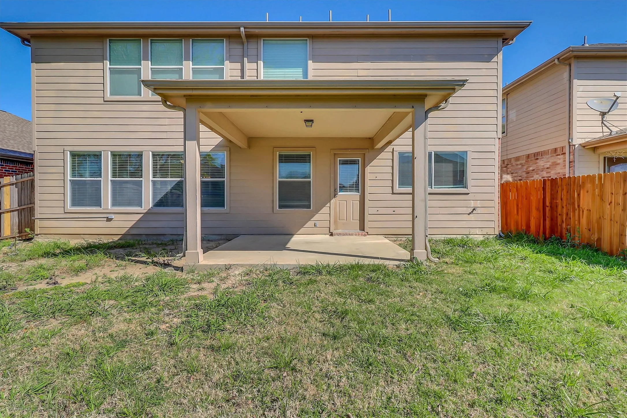 Single Family Residence For Sale in Collin County , 2045 Hanakoa Falls Drive, Anna, Texas 75409, 4 Bedroom, 3 Bathroom, 2 Garage spaces, 2,696 Sqft, built in 2005, mls#21215348, Real Estate Agent in Anna, Homes For Sale in Collin county, Homes For Sale in Anna, Realtor in Anna Texas, Real Estate Brokerage Independent Realty Texas, Luminita Cordes Realtor