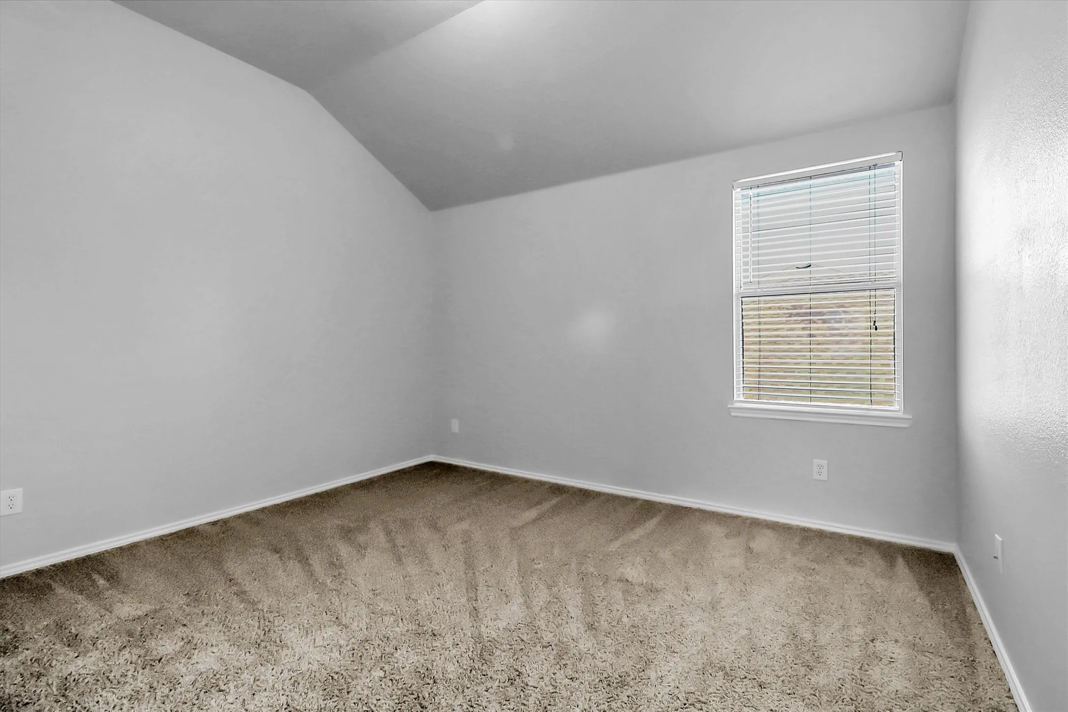 Single Family Residence For Sale in Collin County , 2045 Hanakoa Falls Drive, Anna, Texas 75409, 4 Bedroom, 3 Bathroom, 2 Garage spaces, 2,696 Sqft, built in 2005, mls#21215348, Real Estate Agent in Anna, Homes For Sale in Collin county, Homes For Sale in Anna, Realtor in Anna Texas, Real Estate Brokerage Independent Realty Texas, Luminita Cordes Realtor