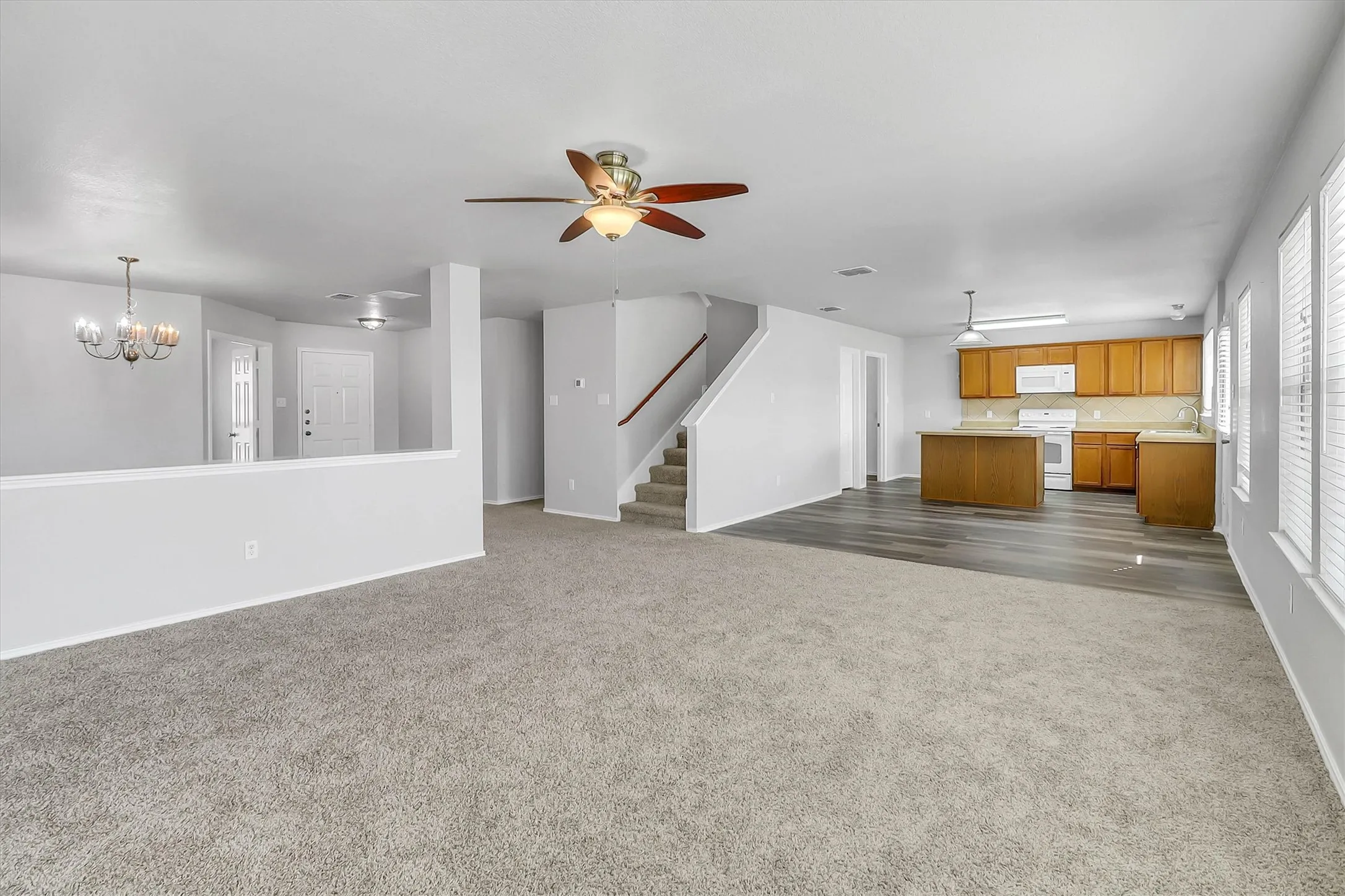 Single Family Residence For Sale in Collin County , 2045 Hanakoa Falls Drive, Anna, Texas 75409, 4 Bedroom, 3 Bathroom, 2 Garage spaces, 2,696 Sqft, built in 2005, mls#21215348, Real Estate Agent in Anna, Homes For Sale in Collin county, Homes For Sale in Anna, Realtor in Anna Texas, Real Estate Brokerage Independent Realty Texas, Luminita Cordes Realtor
