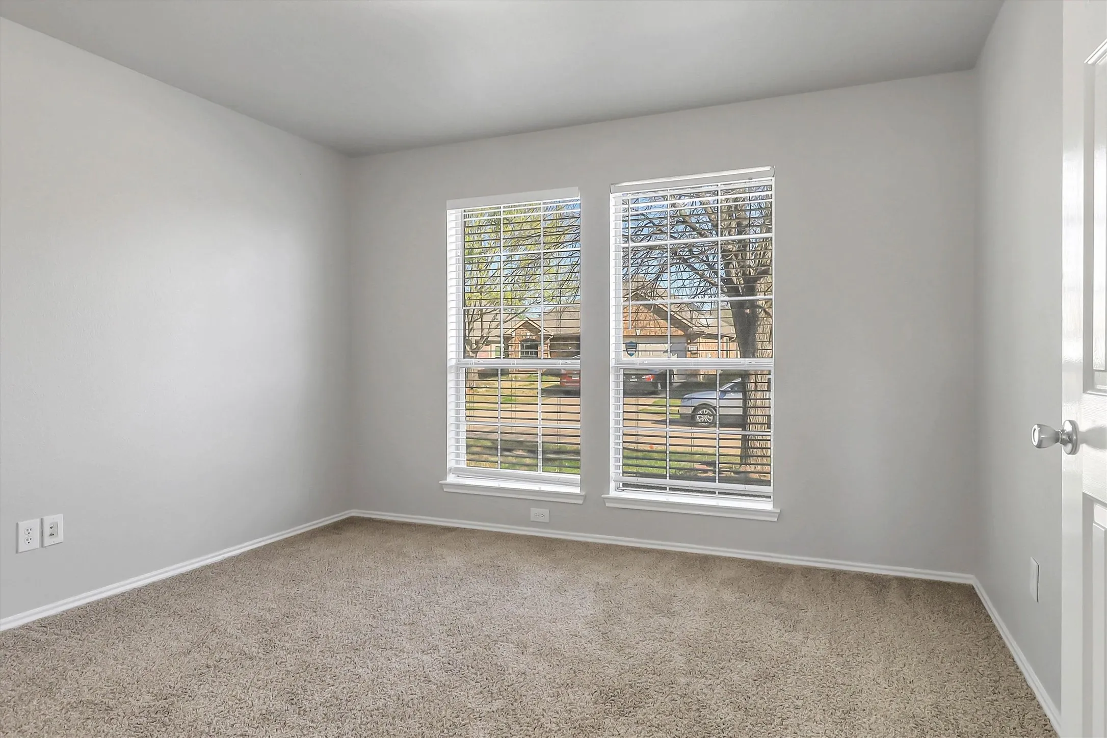 Single Family Residence For Sale in Collin County , 2045 Hanakoa Falls Drive, Anna, Texas 75409, 4 Bedroom, 3 Bathroom, 2 Garage spaces, 2,696 Sqft, built in 2005, mls#21215348, Real Estate Agent in Anna, Homes For Sale in Collin county, Homes For Sale in Anna, Realtor in Anna Texas, Real Estate Brokerage Independent Realty Texas, Luminita Cordes Realtor