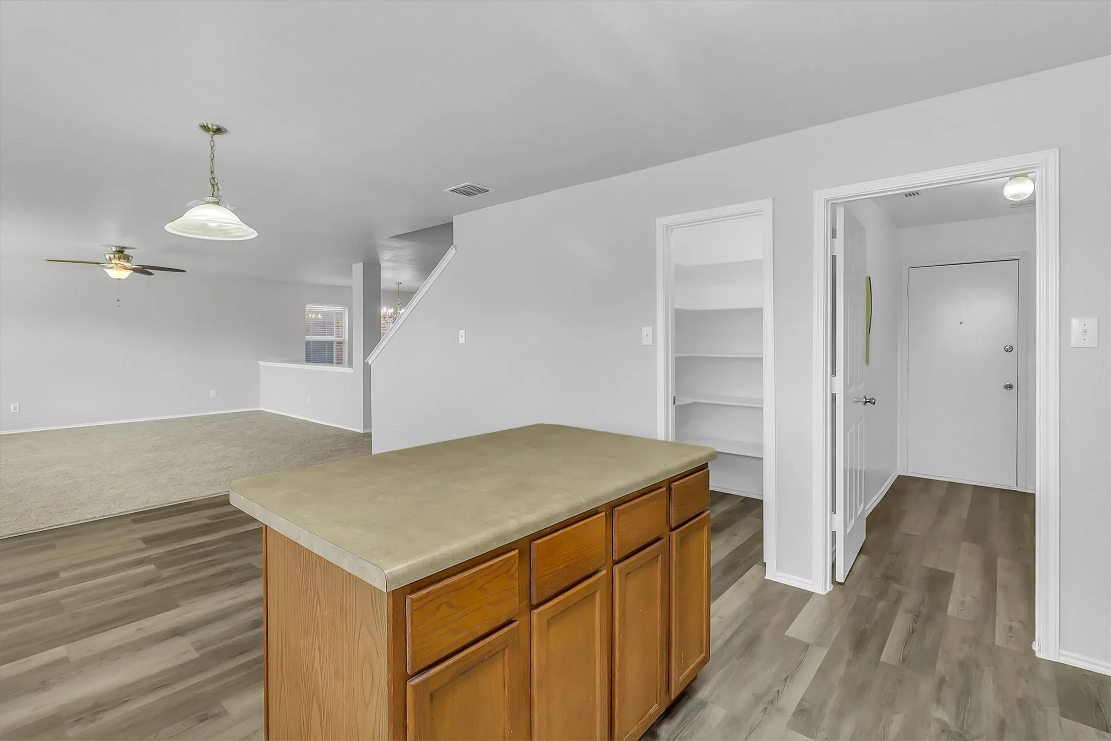 Single Family Residence For Sale in Collin County , 2045 Hanakoa Falls Drive, Anna, Texas 75409, 4 Bedroom, 3 Bathroom, 2 Garage spaces, 2,696 Sqft, built in 2005, mls#21215348, Real Estate Agent in Anna, Homes For Sale in Collin county, Homes For Sale in Anna, Realtor in Anna Texas, Real Estate Brokerage Independent Realty Texas, Luminita Cordes Realtor