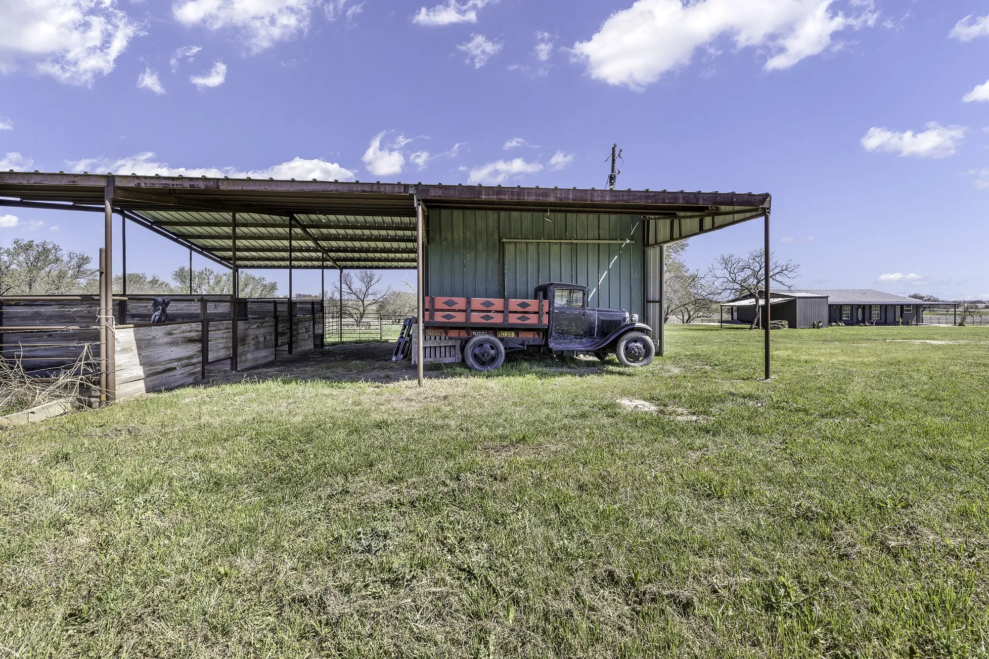 Single Family Residence For Sale in Comanche County , 951 County Road 347, Dublin, Texas 76446, 3 Bedroom, 3 Bathroom, Garage spaces, 1,794 Sqft, built in 1999, mls#21223753, Real Estate Agent in Dublin, Homes For Sale in Comanche county, Homes For Sale in Dublin, Realtor in Dublin Texas, Real Estate Brokerage Independent Realty Texas, Luminita Cordes Realtor