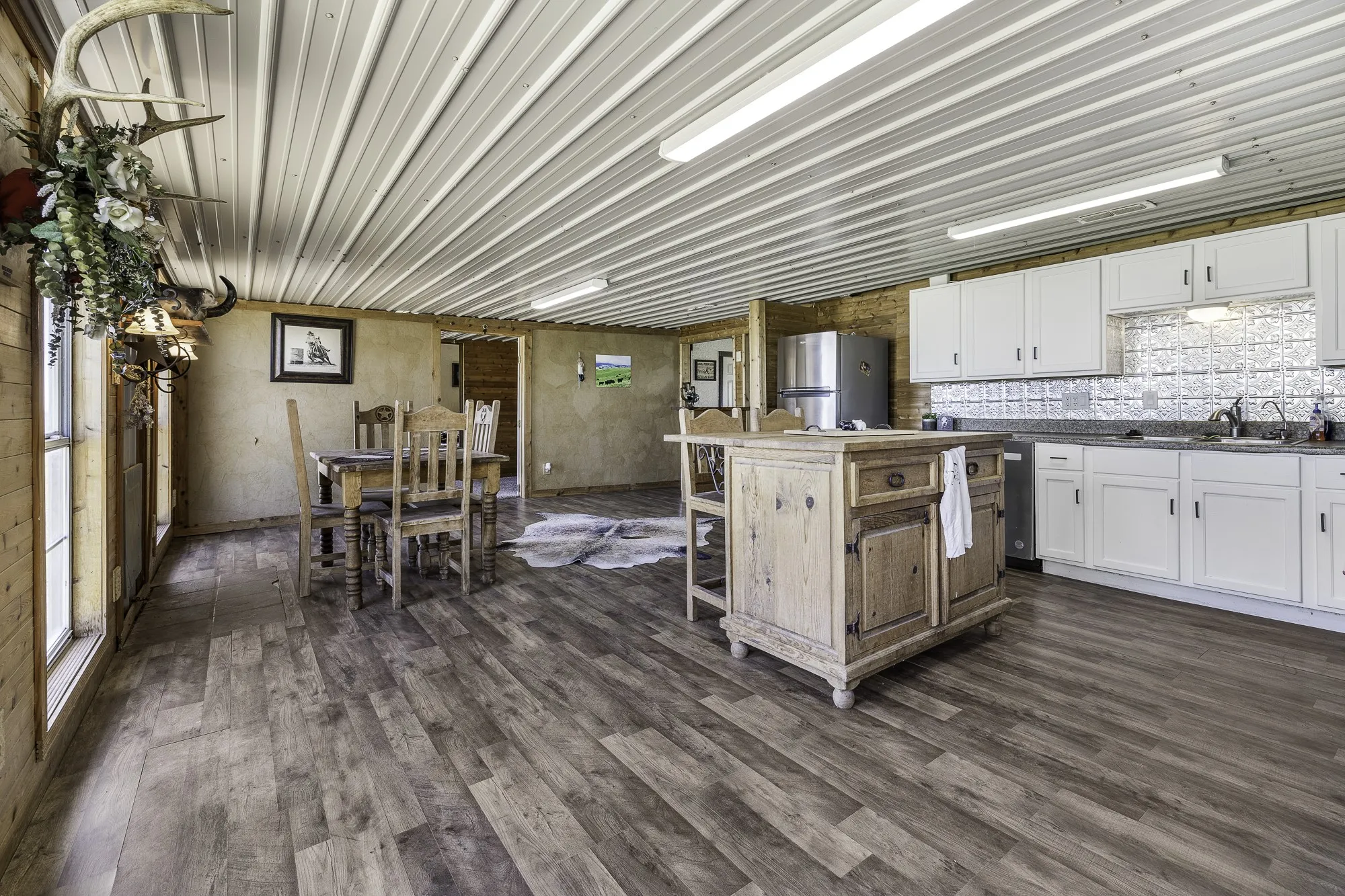 Single Family Residence For Sale in Comanche County , 951 County Road 347, Dublin, Texas 76446, 3 Bedroom, 3 Bathroom, Garage spaces, 1,794 Sqft, built in 1999, mls#21223753, Real Estate Agent in Dublin, Homes For Sale in Comanche county, Homes For Sale in Dublin, Realtor in Dublin Texas, Real Estate Brokerage Independent Realty Texas, Luminita Cordes Realtor
