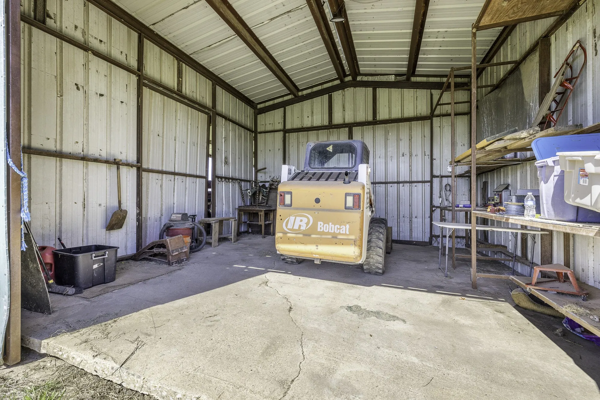 Single Family Residence For Sale in Comanche County , 951 County Road 347, Dublin, Texas 76446, 3 Bedroom, 3 Bathroom, Garage spaces, 1,794 Sqft, built in 1999, mls#21223753, Real Estate Agent in Dublin, Homes For Sale in Comanche county, Homes For Sale in Dublin, Realtor in Dublin Texas, Real Estate Brokerage Independent Realty Texas, Luminita Cordes Realtor