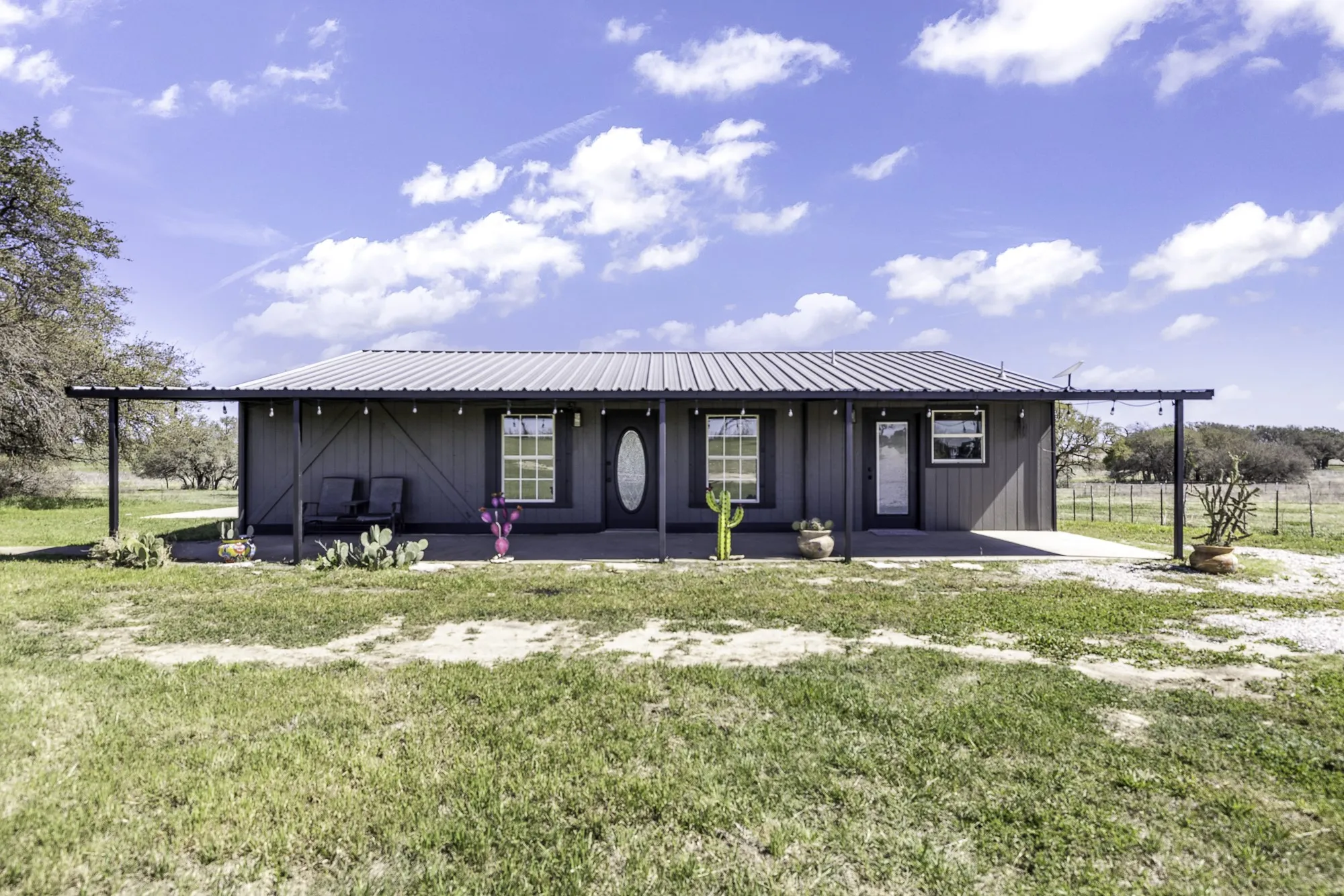 Single Family Residence For Sale in Comanche County , 951 County Road 347, Dublin, Texas 76446, 3 Bedroom, 3 Bathroom, Garage spaces, 1,794 Sqft, built in 1999, mls#21223753, Real Estate Agent in Dublin, Homes For Sale in Comanche county, Homes For Sale in Dublin, Realtor in Dublin Texas, Real Estate Brokerage Independent Realty Texas, Luminita Cordes Realtor