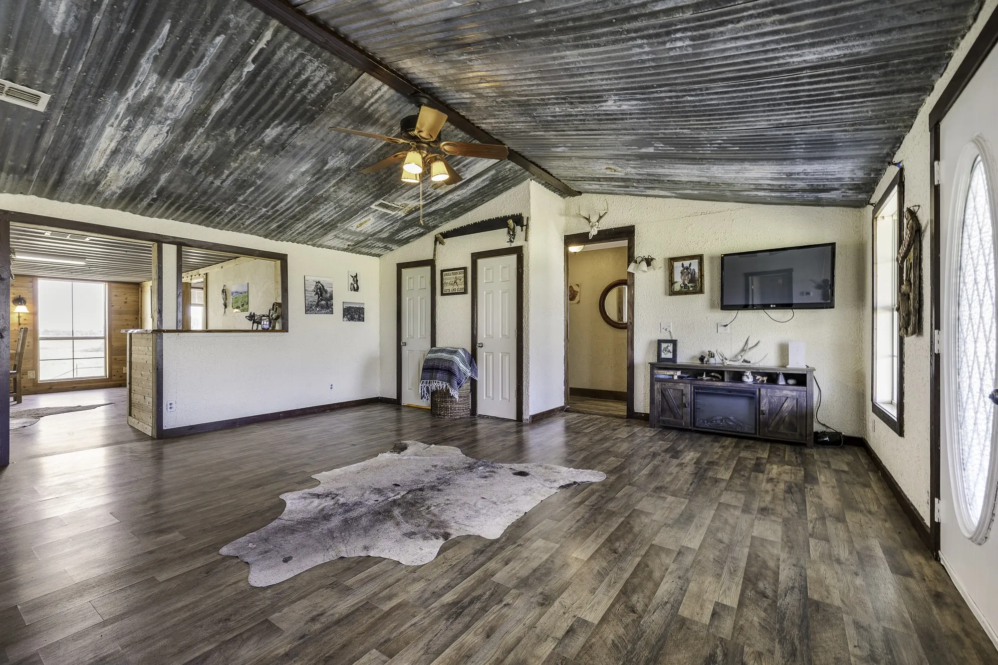 Single Family Residence For Sale in Comanche County , 951 County Road 347, Dublin, Texas 76446, 3 Bedroom, 3 Bathroom, Garage spaces, 1,794 Sqft, built in 1999, mls#21223753, Real Estate Agent in Dublin, Homes For Sale in Comanche county, Homes For Sale in Dublin, Realtor in Dublin Texas, Real Estate Brokerage Independent Realty Texas, Luminita Cordes Realtor