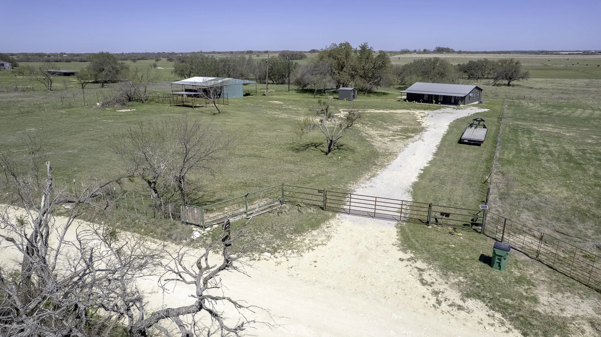 Single Family Residence For Sale in Comanche County , 951 County Road 347, Dublin, Texas 76446, 3 Bedroom, 3 Bathroom, Garage spaces, 1,794 Sqft, built in 1999, mls#21223753, Real Estate Agent in Dublin, Homes For Sale in Comanche county, Homes For Sale in Dublin, Realtor in Dublin Texas, Real Estate Brokerage Independent Realty Texas, Luminita Cordes Realtor