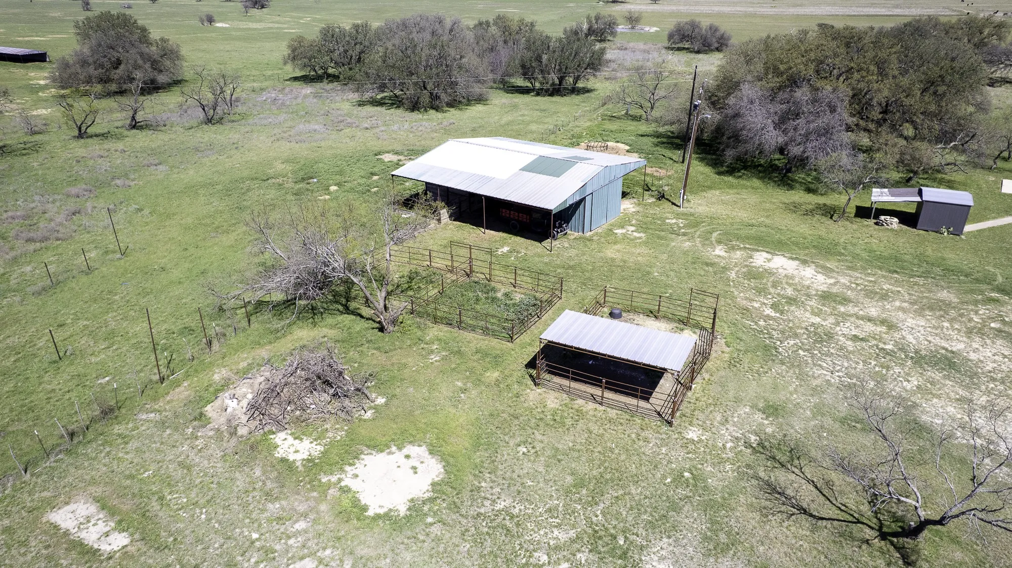Single Family Residence For Sale in Comanche County , 951 County Road 347, Dublin, Texas 76446, 3 Bedroom, 3 Bathroom, Garage spaces, 1,794 Sqft, built in 1999, mls#21223753, Real Estate Agent in Dublin, Homes For Sale in Comanche county, Homes For Sale in Dublin, Realtor in Dublin Texas, Real Estate Brokerage Independent Realty Texas, Luminita Cordes Realtor