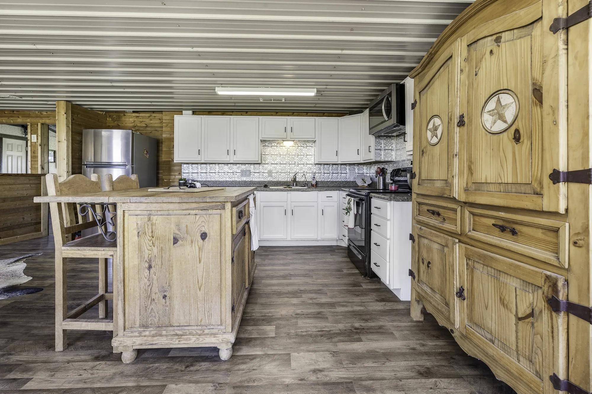 Single Family Residence For Sale in Comanche County , 951 County Road 347, Dublin, Texas 76446, 3 Bedroom, 3 Bathroom, Garage spaces, 1,794 Sqft, built in 1999, mls#21223753, Real Estate Agent in Dublin, Homes For Sale in Comanche county, Homes For Sale in Dublin, Realtor in Dublin Texas, Real Estate Brokerage Independent Realty Texas, Luminita Cordes Realtor