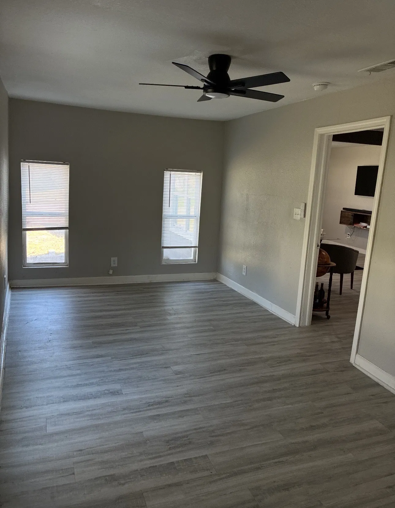 Single Family Residence For Sale in Kaufman County , 109 Lydia Street, Terrell, Texas 75160, 3 Bedrooms, 1 Bathroom, Garage spaces, 1,040 Sqft, built in 1960, Price $159,000, mls#21221596, Real Estate Agent in Terrell, Homes For Sale in Kaufman county, Homes For Sale in Terrell, Realtor in Terrell Texas, Real Estate Brokerage Independent Realty Texas, Luminita Cordes Realtor