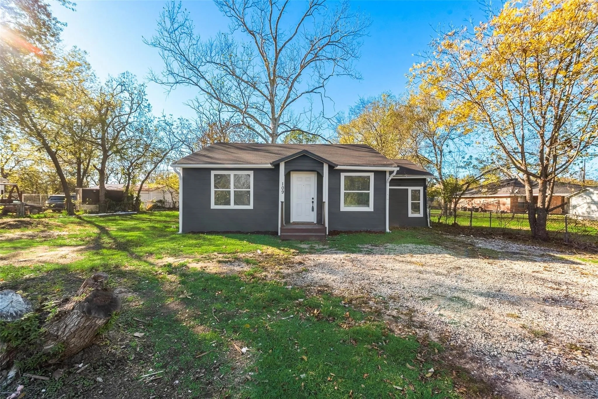 Single Family Residence For Sale in Kaufman County , 109 Lydia Street, Terrell, Texas 75160, 3 Bedrooms, 1 Bathroom, Garage spaces, 1,040 Sqft, built in 1960, Price $159,000, mls#21221596, Real Estate Agent in Terrell, Homes For Sale in Kaufman county, Homes For Sale in Terrell, Realtor in Terrell Texas, Real Estate Brokerage Independent Realty Texas, Luminita Cordes Realtor