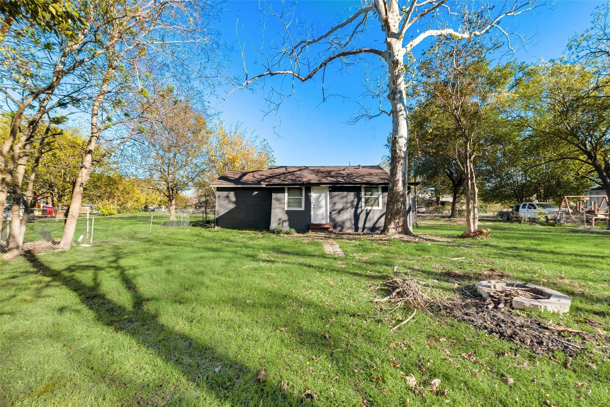 Single Family Residence For Sale in Kaufman County , 109 Lydia Street, Terrell, Texas 75160, 3 Bedrooms, 1 Bathroom, Garage spaces, 1,040 Sqft, built in 1960, Price $159,000, mls#21221596, Real Estate Agent in Terrell, Homes For Sale in Kaufman county, Homes For Sale in Terrell, Realtor in Terrell Texas, Real Estate Brokerage Independent Realty Texas, Luminita Cordes Realtor