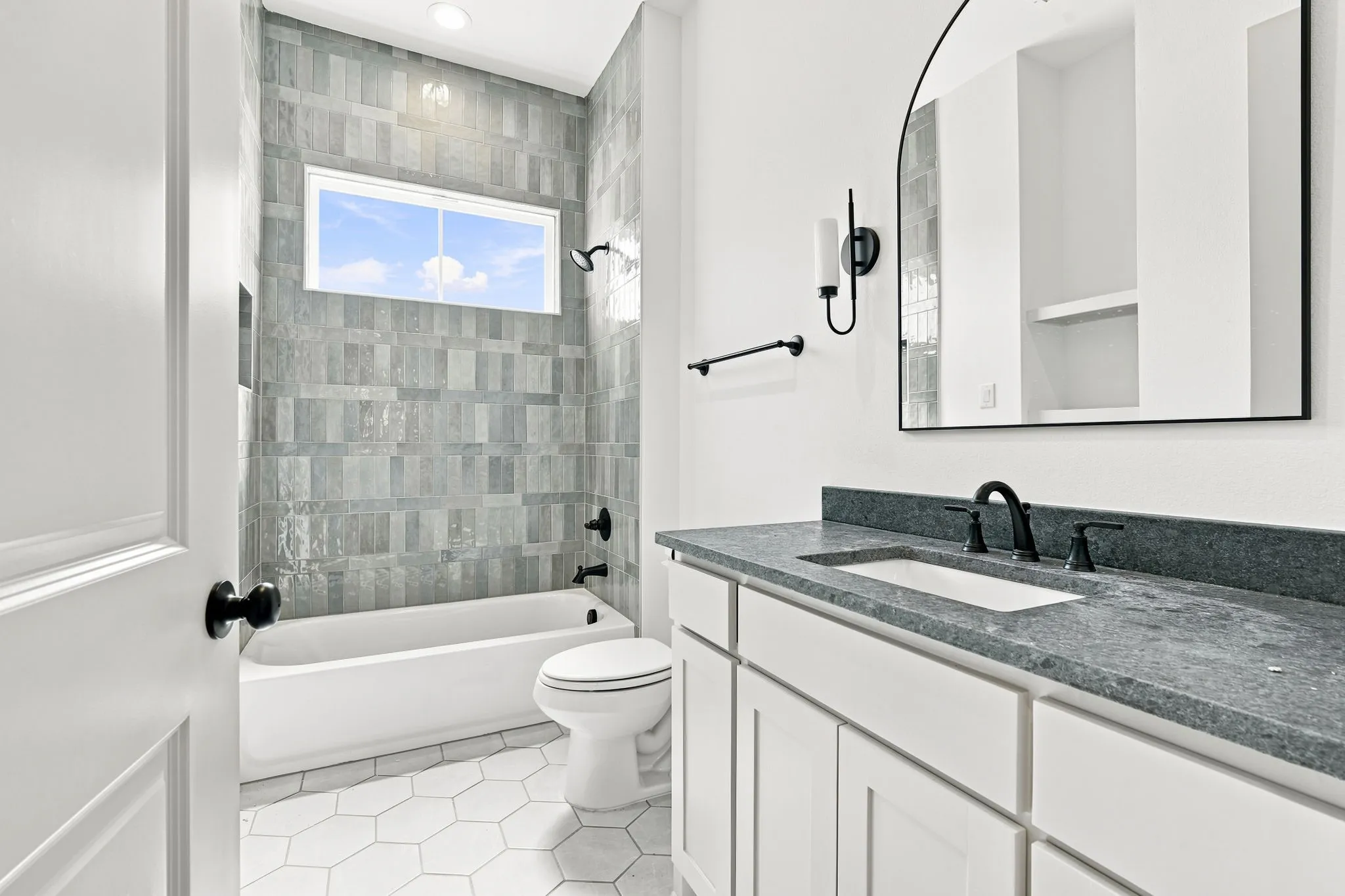 Single Family Residence For Sale in Ellis County , 409 Garrett Way, Midlothian, Texas 76065, 3 Bedroom, 3 Bathroom, 2 Garage spaces, 1,975 Sqft, built in 2026, mls#21223787, Real Estate Agent in Midlothian, Homes For Sale in Ellis county, Homes For Sale in Midlothian, Realtor in Midlothian Texas, Real Estate Brokerage Independent Realty Texas, Luminita Cordes Realtor