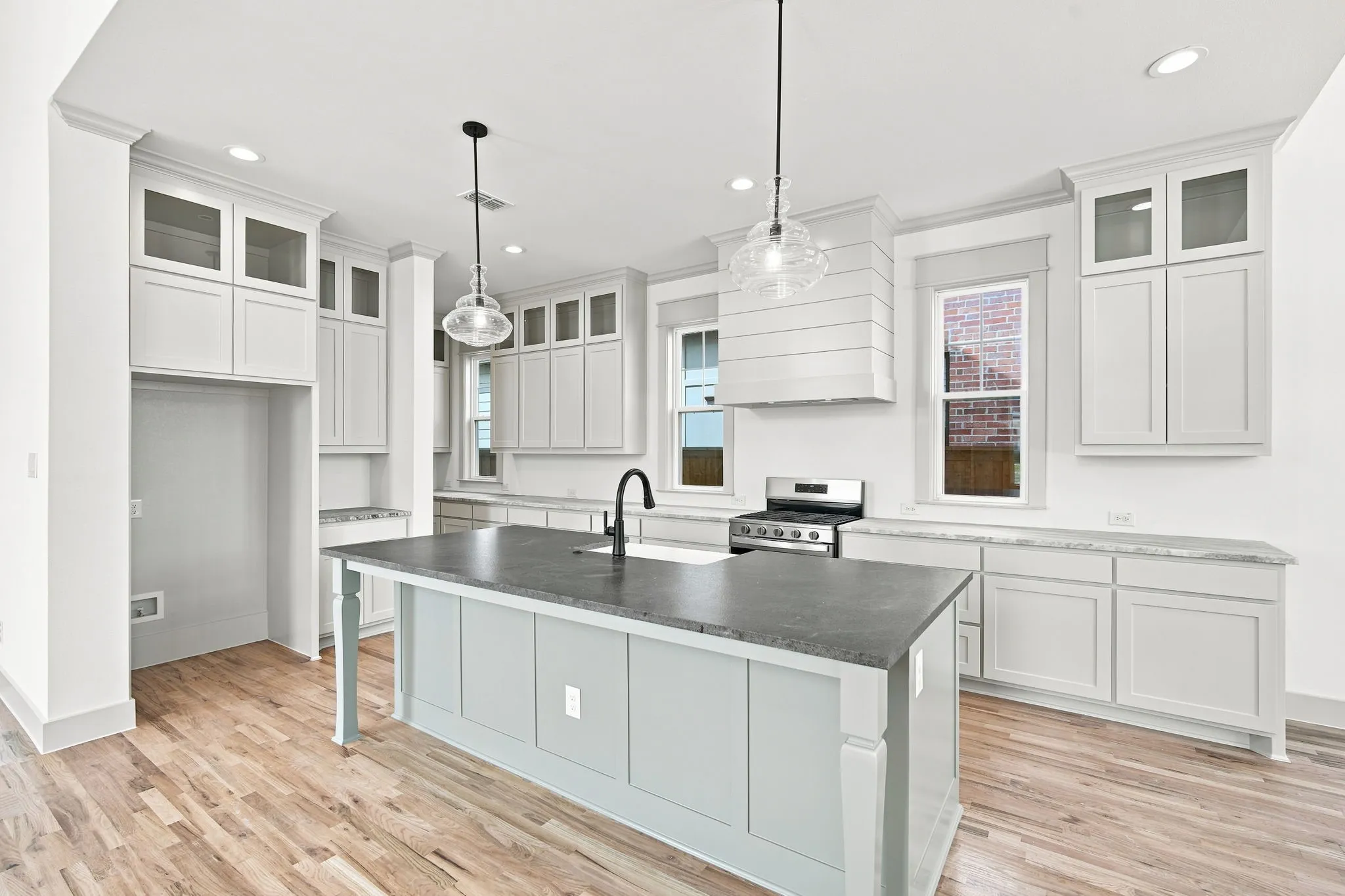 Single Family Residence For Sale in Ellis County , 409 Garrett Way, Midlothian, Texas 76065, 3 Bedroom, 3 Bathroom, 2 Garage spaces, 1,975 Sqft, built in 2026, mls#21223787, Real Estate Agent in Midlothian, Homes For Sale in Ellis county, Homes For Sale in Midlothian, Realtor in Midlothian Texas, Real Estate Brokerage Independent Realty Texas, Luminita Cordes Realtor