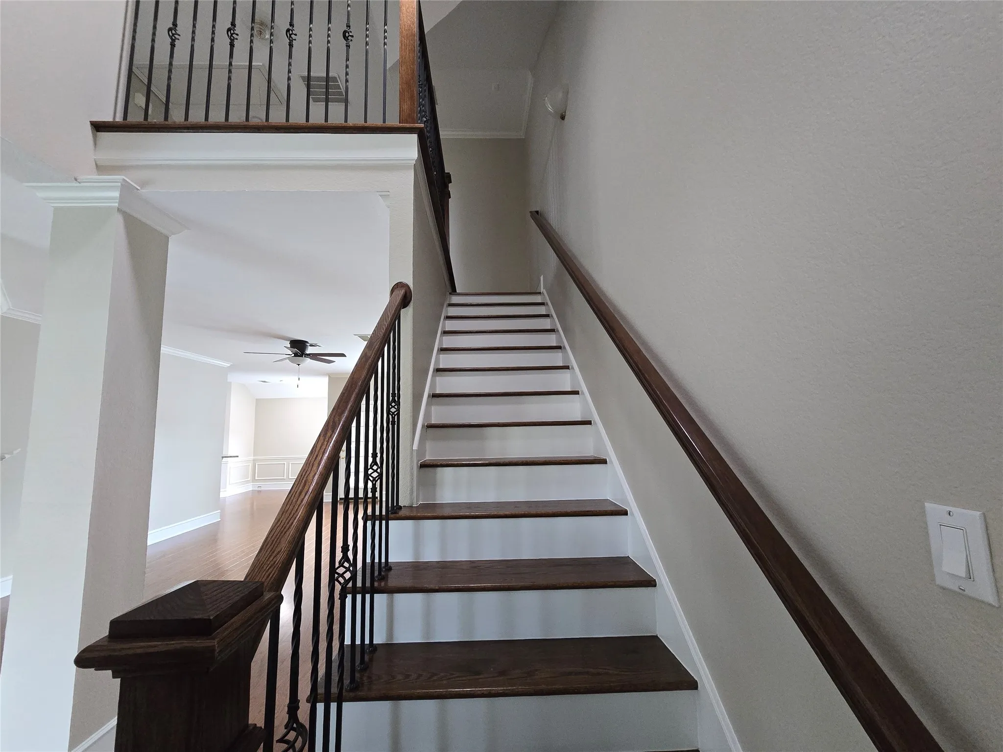 Single Family Residence For Sale in Collin County , 6712 Mantissa Drive, Plano, Texas 75023, 4 Bedroom, 3 Bathroom, 2 Garage spaces, 2,164 Sqft, built in 1991, mls#21211361, Real Estate Agent in Plano, Homes For Sale in Collin county, Homes For Sale in Plano, Realtor in Plano Texas, Real Estate Brokerage Independent Realty Texas, Luminita Cordes Realtor