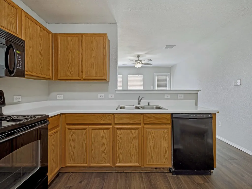 Single Family Residence For Sale in Denton County , 1442 Whitewater Drive, Little Elm, Texas 75068, 3 Bedroom, 2 Bathroom, 2 Garage spaces, 1,429 Sqft, built in 2006, mls#21223853, Real Estate Agent in Little Elm, Homes For Sale in Denton county, Homes For Sale in Little Elm, Realtor in Little Elm Texas, Real Estate Brokerage Independent Realty Texas, Luminita Cordes Realtor