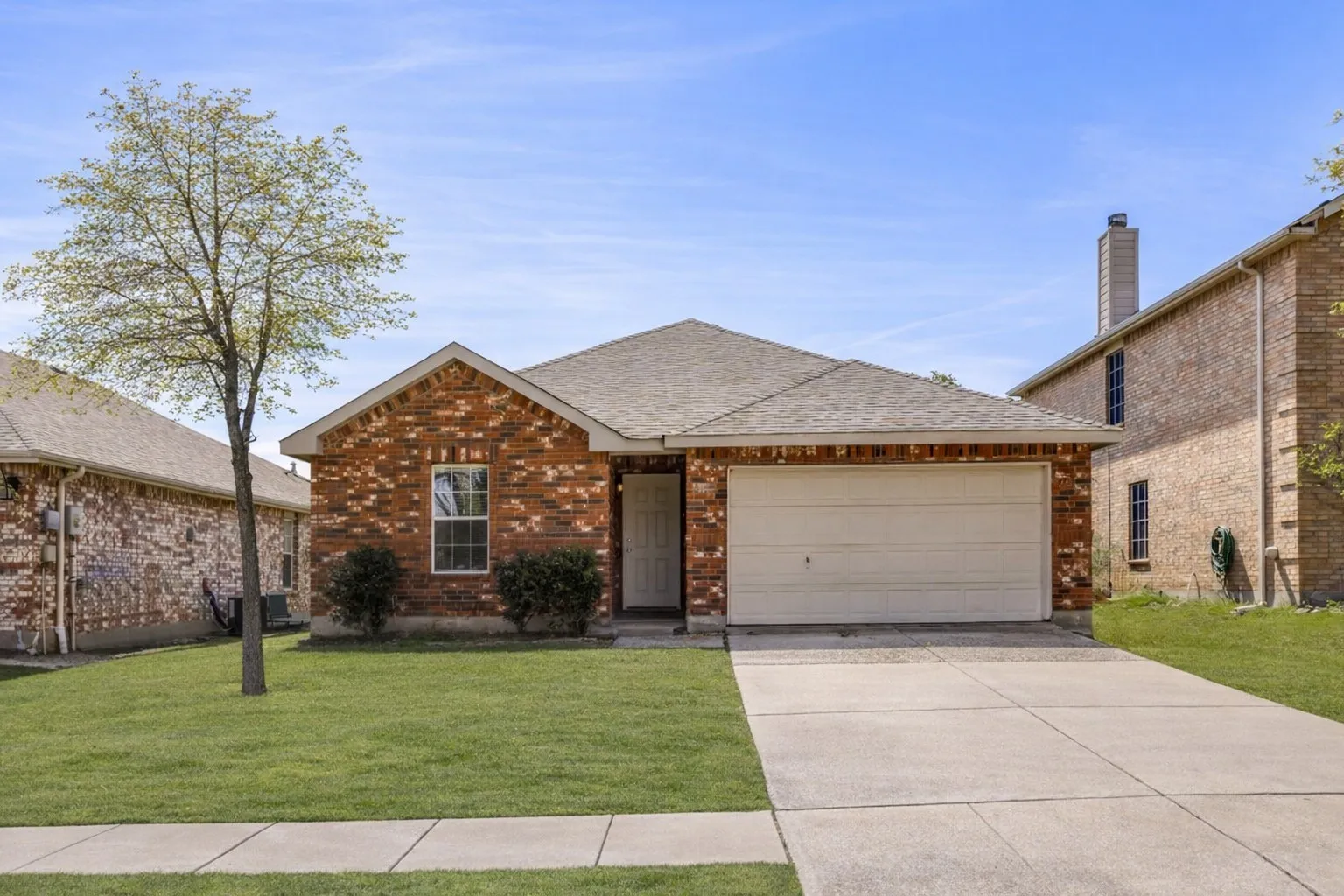 Single Family Residence For Sale in Denton County , 1442 Whitewater Drive, Little Elm, Texas 75068, 3 Bedroom, 2 Bathroom, 2 Garage spaces, 1,429 Sqft, built in 2006, mls#21223853, Real Estate Agent in Little Elm, Homes For Sale in Denton county, Homes For Sale in Little Elm, Realtor in Little Elm Texas, Real Estate Brokerage Independent Realty Texas, Luminita Cordes Realtor
