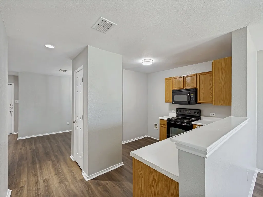 Single Family Residence For Sale in Denton County , 1442 Whitewater Drive, Little Elm, Texas 75068, 3 Bedroom, 2 Bathroom, 2 Garage spaces, 1,429 Sqft, built in 2006, mls#21223853, Real Estate Agent in Little Elm, Homes For Sale in Denton county, Homes For Sale in Little Elm, Realtor in Little Elm Texas, Real Estate Brokerage Independent Realty Texas, Luminita Cordes Realtor