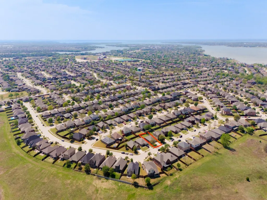 Single Family Residence For Sale in Denton County , 1442 Whitewater Drive, Little Elm, Texas 75068, 3 Bedroom, 2 Bathroom, 2 Garage spaces, 1,429 Sqft, built in 2006, mls#21223853, Real Estate Agent in Little Elm, Homes For Sale in Denton county, Homes For Sale in Little Elm, Realtor in Little Elm Texas, Real Estate Brokerage Independent Realty Texas, Luminita Cordes Realtor