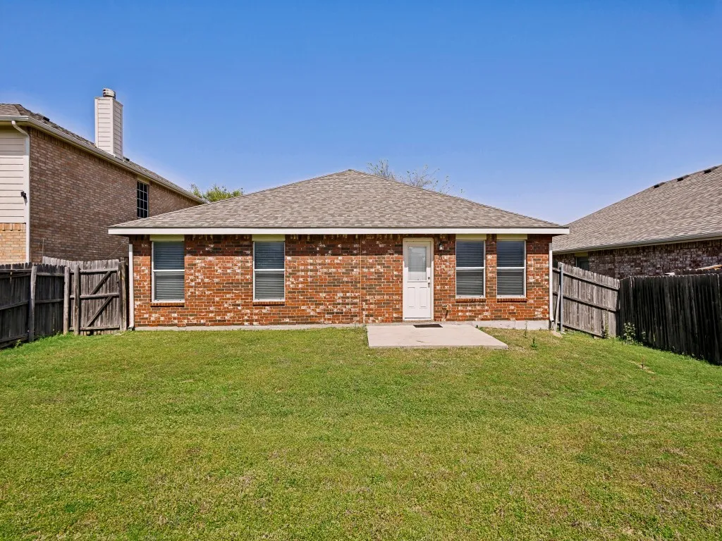 Single Family Residence For Sale in Denton County , 1442 Whitewater Drive, Little Elm, Texas 75068, 3 Bedroom, 2 Bathroom, 2 Garage spaces, 1,429 Sqft, built in 2006, mls#21223853, Real Estate Agent in Little Elm, Homes For Sale in Denton county, Homes For Sale in Little Elm, Realtor in Little Elm Texas, Real Estate Brokerage Independent Realty Texas, Luminita Cordes Realtor