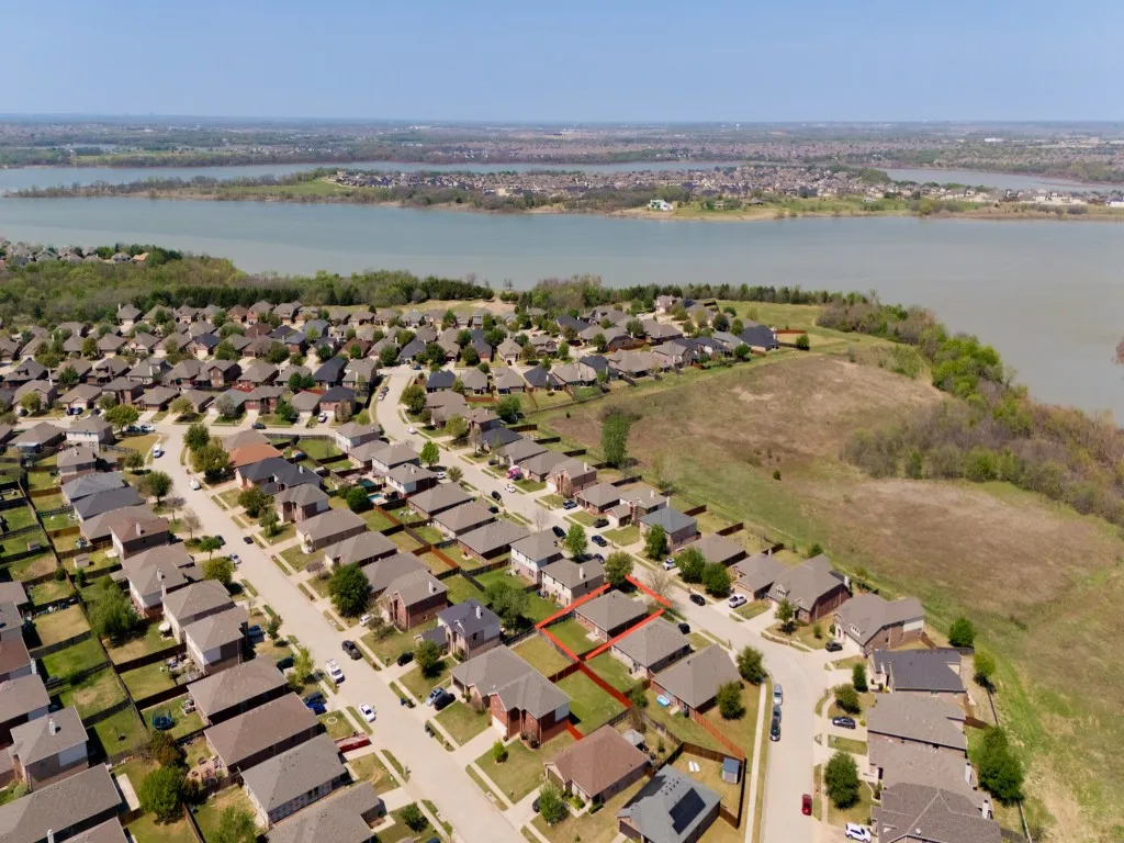 Single Family Residence For Sale in Denton County , 1442 Whitewater Drive, Little Elm, Texas 75068, 3 Bedroom, 2 Bathroom, 2 Garage spaces, 1,429 Sqft, built in 2006, mls#21223853, Real Estate Agent in Little Elm, Homes For Sale in Denton county, Homes For Sale in Little Elm, Realtor in Little Elm Texas, Real Estate Brokerage Independent Realty Texas, Luminita Cordes Realtor