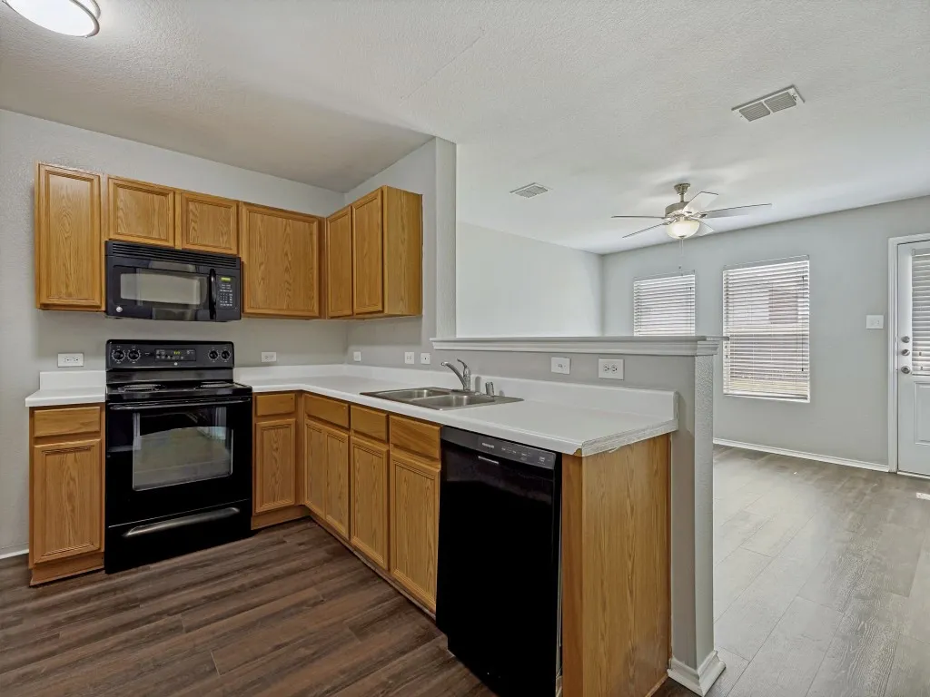 Single Family Residence For Sale in Denton County , 1442 Whitewater Drive, Little Elm, Texas 75068, 3 Bedroom, 2 Bathroom, 2 Garage spaces, 1,429 Sqft, built in 2006, mls#21223853, Real Estate Agent in Little Elm, Homes For Sale in Denton county, Homes For Sale in Little Elm, Realtor in Little Elm Texas, Real Estate Brokerage Independent Realty Texas, Luminita Cordes Realtor