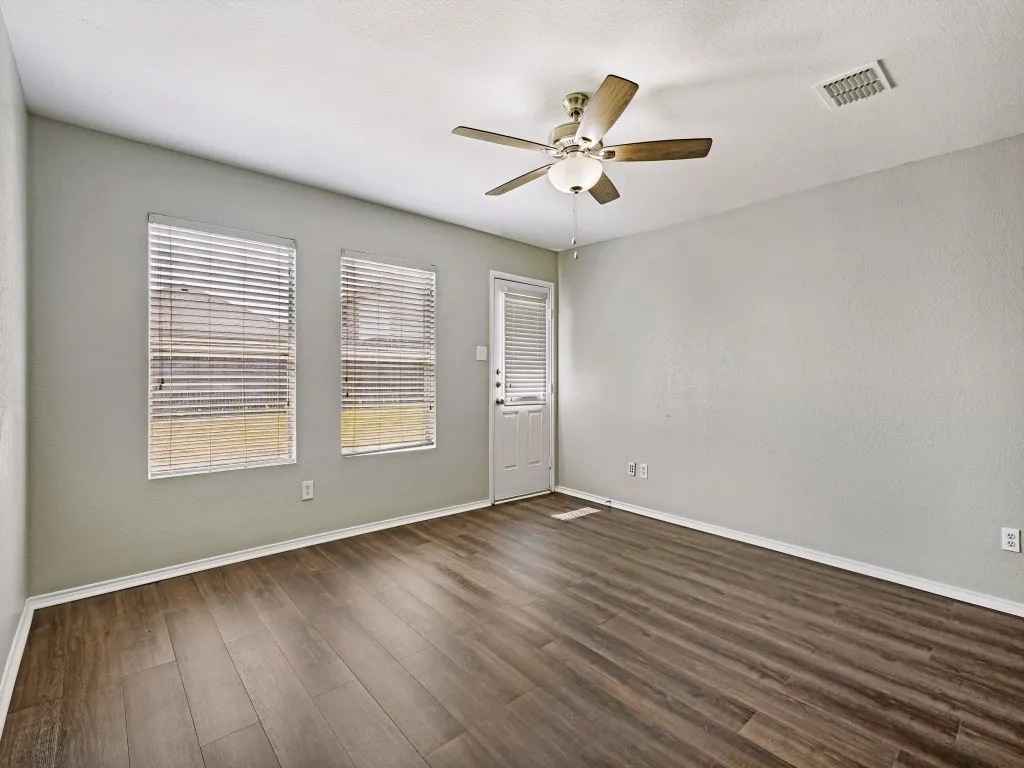 Single Family Residence For Sale in Denton County , 1442 Whitewater Drive, Little Elm, Texas 75068, 3 Bedroom, 2 Bathroom, 2 Garage spaces, 1,429 Sqft, built in 2006, mls#21223853, Real Estate Agent in Little Elm, Homes For Sale in Denton county, Homes For Sale in Little Elm, Realtor in Little Elm Texas, Real Estate Brokerage Independent Realty Texas, Luminita Cordes Realtor