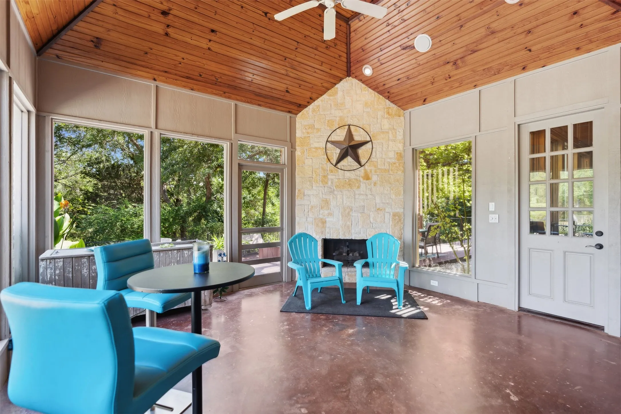 Single Family Residence For Sale in Collin County , 1815 W Forest Grove Road, Lucas, Texas 75002, 4 Bedrooms, 5 Bathrooms, 3 Garage spaces, 5,450 Sqft, built in 1998, Preowned, Price $1,850,000, mls#21203628, Real Estate Agent in Lucas, Homes For Sale in Collin county, Homes For Sale in Lucas, Realtor in Lucas Texas, Real Estate Brokerage Independent Realty Texas, Luminita Cordes Realtor
