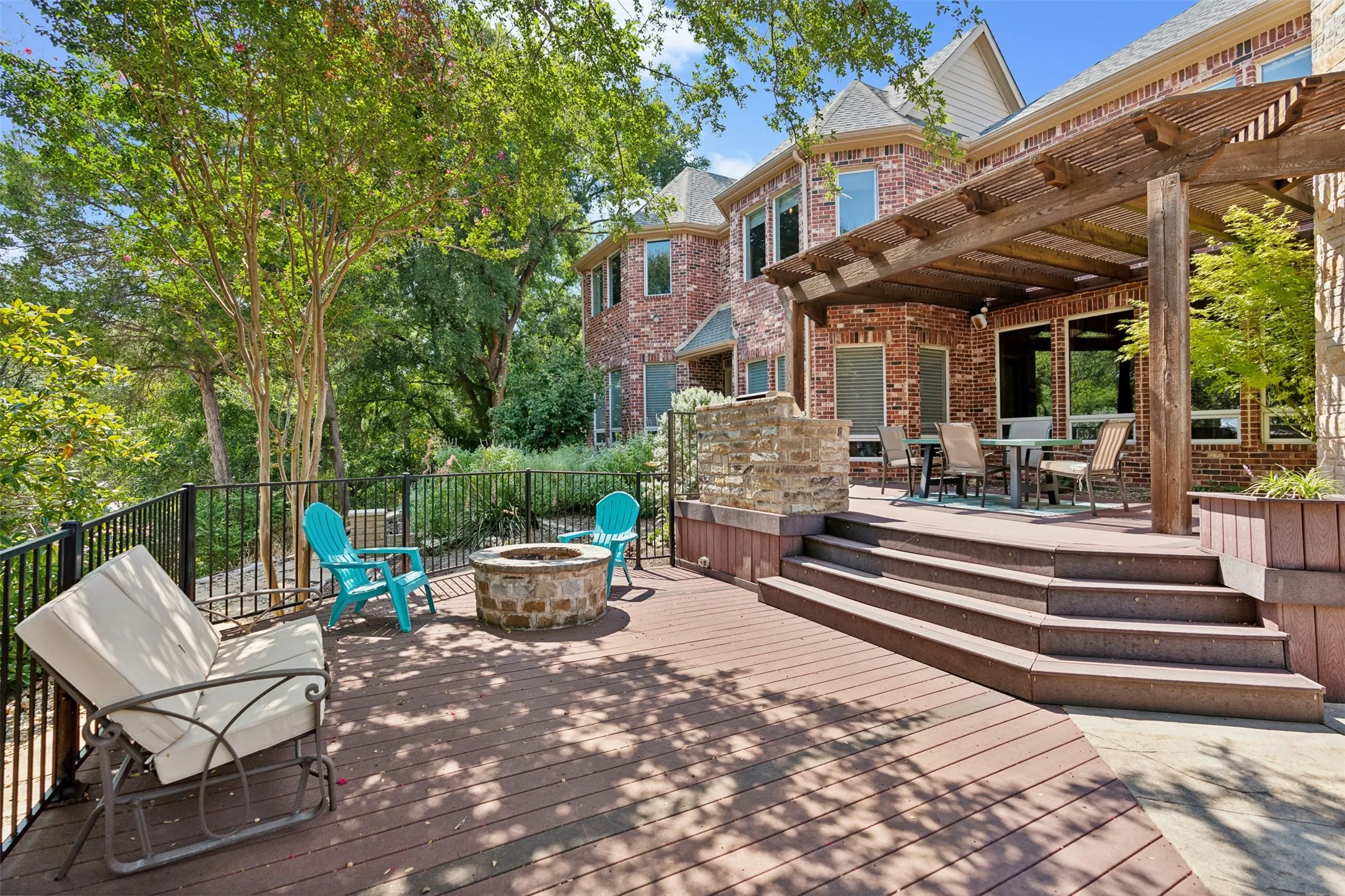 Single Family Residence For Sale in Collin County , 1815 W Forest Grove Road, Lucas, Texas 75002, 4 Bedrooms, 5 Bathrooms, 3 Garage spaces, 5,450 Sqft, built in 1998, Preowned, Price $1,850,000, mls#21203628, Real Estate Agent in Lucas, Homes For Sale in Collin county, Homes For Sale in Lucas, Realtor in Lucas Texas, Real Estate Brokerage Independent Realty Texas, Luminita Cordes Realtor