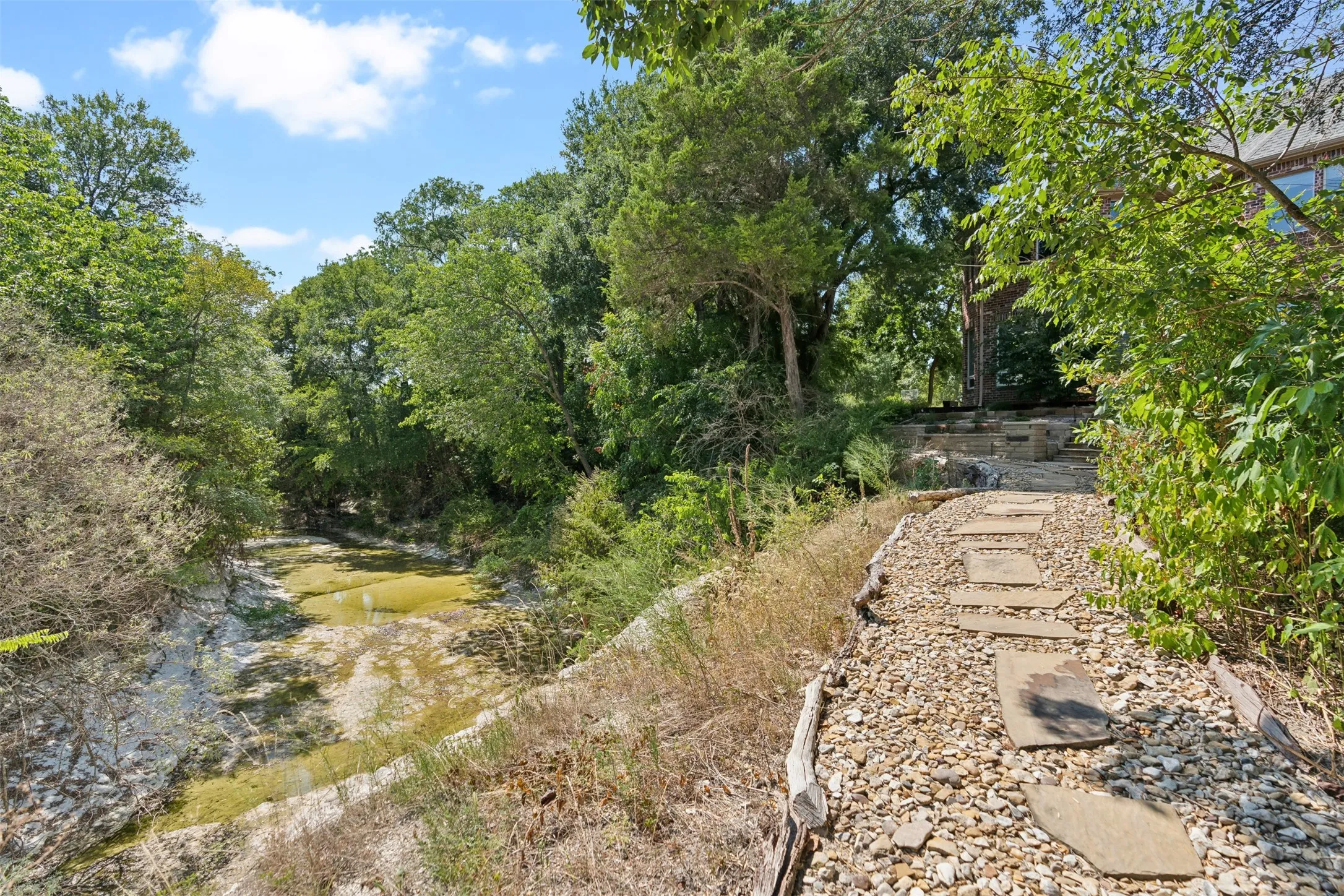 Single Family Residence For Sale in Collin County , 1815 W Forest Grove Road, Lucas, Texas 75002, 4 Bedrooms, 5 Bathrooms, 3 Garage spaces, 5,450 Sqft, built in 1998, Preowned, Price $1,850,000, mls#21203628, Real Estate Agent in Lucas, Homes For Sale in Collin county, Homes For Sale in Lucas, Realtor in Lucas Texas, Real Estate Brokerage Independent Realty Texas, Luminita Cordes Realtor