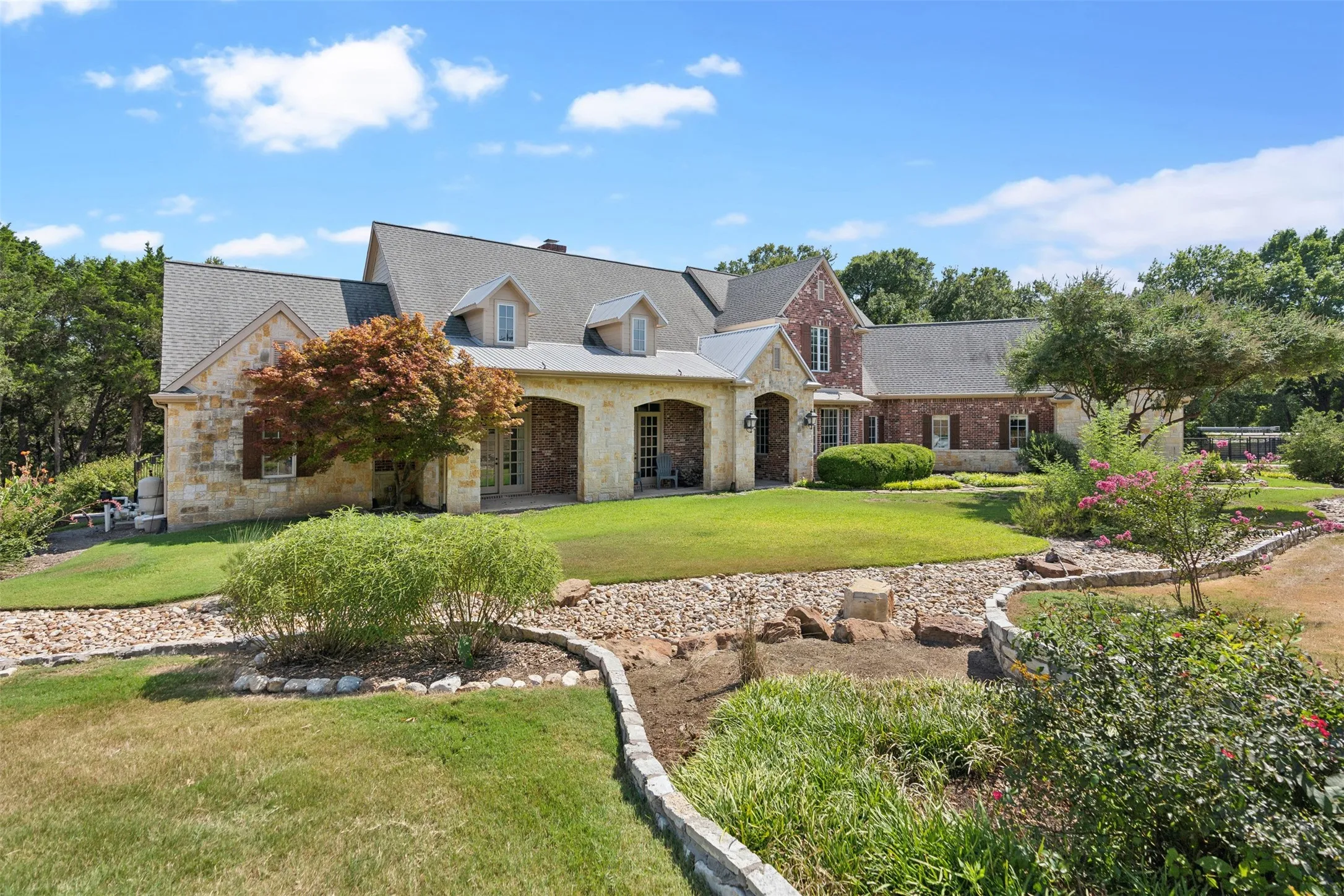 Single Family Residence For Sale in Collin County , 1815 W Forest Grove Road, Lucas, Texas 75002, 4 Bedrooms, 5 Bathrooms, 3 Garage spaces, 5,450 Sqft, built in 1998, Preowned, Price $1,850,000, mls#21203628, Real Estate Agent in Lucas, Homes For Sale in Collin county, Homes For Sale in Lucas, Realtor in Lucas Texas, Real Estate Brokerage Independent Realty Texas, Luminita Cordes Realtor
