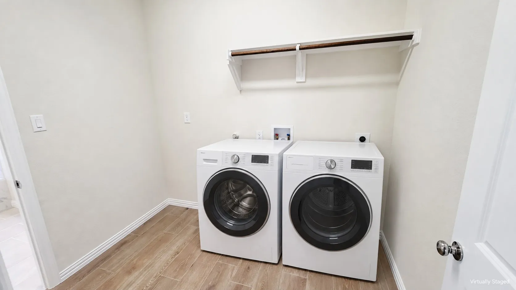 Single Family Residence For Rent in Collin County , 2201 River Trail, Melissa, Texas 75454, 4 Bedroom, 3 Bathroom, 2 Garage spaces, 2,129 Sqft, built in 2021, Preowned, mls#21223869, Real Estate Agent in Melissa, Homes For Rent in Collin county, Homes For Rent in Melissa, Realtor in Melissa Texas, Real Estate Brokerage Independent Realty Texas, Luminita Cordes Realtor
