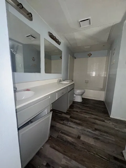 Single Family Residence For Sale in Dallas County , 9551 Gonzales Drive, Dallas, Texas 75227, 2 Bedroom, 1 Bathroom, Garage spaces, 940 Sqft, built in 1982, Preowned, mls#21223675, Real Estate Agent in Dallas, Homes For Sale in Dallas county, Homes For Sale in Dallas, Realtor in Dallas Texas, Real Estate Brokerage Independent Realty Texas, Luminita Cordes Realtor