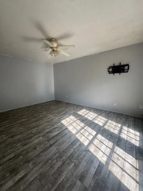 Single Family Residence For Sale in Dallas County , 9551 Gonzales Drive, Dallas, Texas 75227, 2 Bedroom, 1 Bathroom, Garage spaces, 940 Sqft, built in 1982, Preowned, mls#21223675, Real Estate Agent in Dallas, Homes For Sale in Dallas county, Homes For Sale in Dallas, Realtor in Dallas Texas, Real Estate Brokerage Independent Realty Texas, Luminita Cordes Realtor