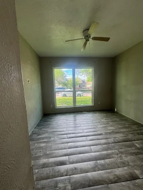 Single Family Residence For Sale in Dallas County , 9551 Gonzales Drive, Dallas, Texas 75227, 2 Bedroom, 1 Bathroom, Garage spaces, 940 Sqft, built in 1982, Preowned, mls#21223675, Real Estate Agent in Dallas, Homes For Sale in Dallas county, Homes For Sale in Dallas, Realtor in Dallas Texas, Real Estate Brokerage Independent Realty Texas, Luminita Cordes Realtor