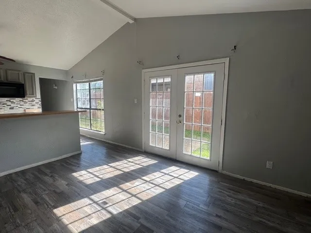 Single Family Residence For Sale in Dallas County , 9551 Gonzales Drive, Dallas, Texas 75227, 2 Bedroom, 1 Bathroom, Garage spaces, 940 Sqft, built in 1982, Preowned, mls#21223675, Real Estate Agent in Dallas, Homes For Sale in Dallas county, Homes For Sale in Dallas, Realtor in Dallas Texas, Real Estate Brokerage Independent Realty Texas, Luminita Cordes Realtor
