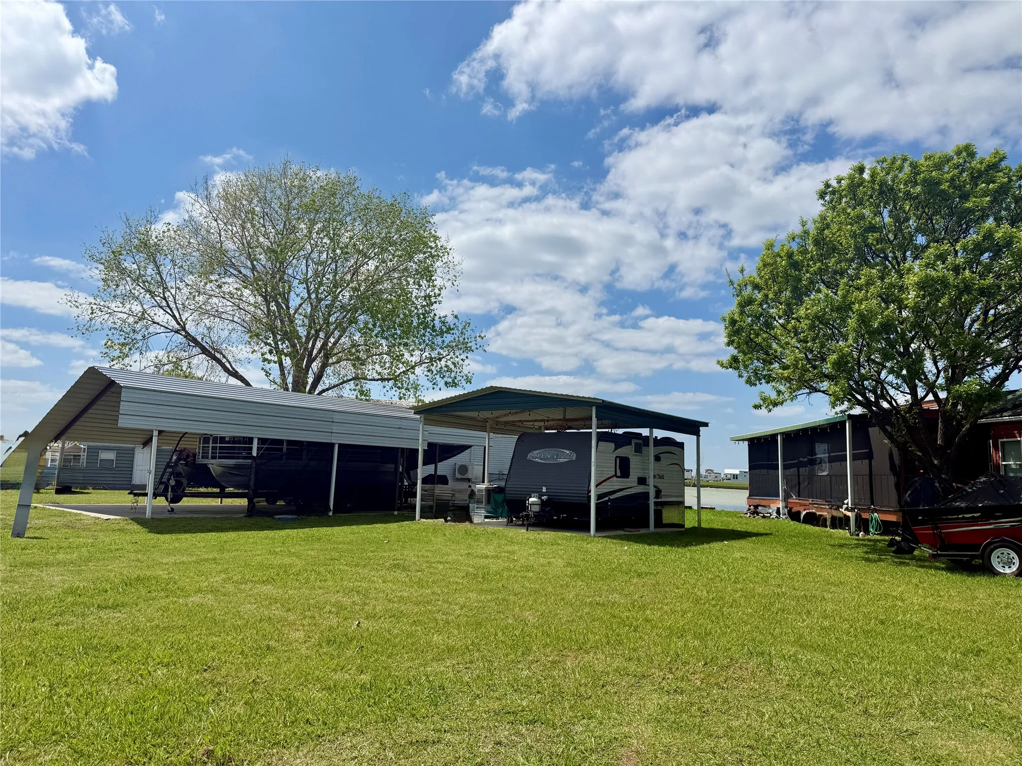 Improved Land For Sale in Navarro County , 15 Pelican Isle Dr., Kerens, Texas 75144, 0, 0, Garage spaces, 0 Sqft, built in 2012, mls#21219720, Real Estate Agent in Kerens, Homes For Sale in Navarro county, Homes For Sale in Kerens, Realtor in Kerens Texas, Real Estate Brokerage Independent Realty Texas, Luminita Cordes Realtor