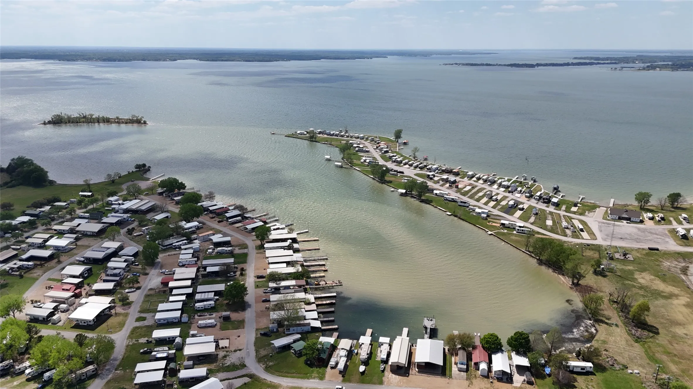 Improved Land For Sale in Navarro County , 15 Pelican Isle Dr., Kerens, Texas 75144, 0, 0, Garage spaces, 0 Sqft, built in 2012, mls#21219720, Real Estate Agent in Kerens, Homes For Sale in Navarro county, Homes For Sale in Kerens, Realtor in Kerens Texas, Real Estate Brokerage Independent Realty Texas, Luminita Cordes Realtor