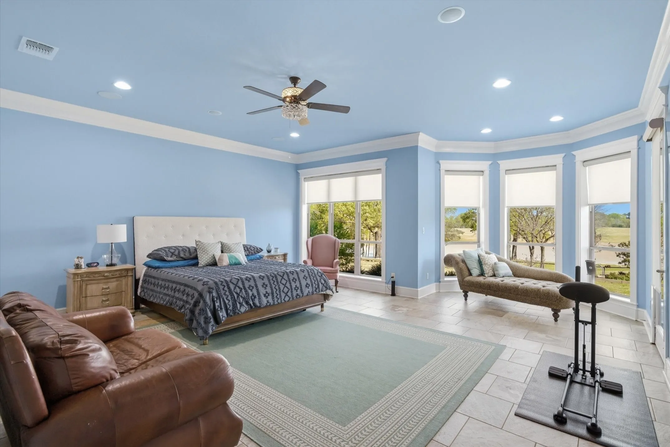 Single Family Residence For Sale in Smith County , 13006 FM 757, Winona, Texas 75792, 3 Bedrooms, 4 Bathrooms, 12 Garage spaces, 5,174 Sqft, built in 2012, Preowned, Price $2,850,000, mls#21216426, Real Estate Agent in Winona, Homes For Sale in Smith county, Homes For Sale in Winona, Realtor in Winona Texas, Real Estate Brokerage Independent Realty Texas, Luminita Cordes Realtor