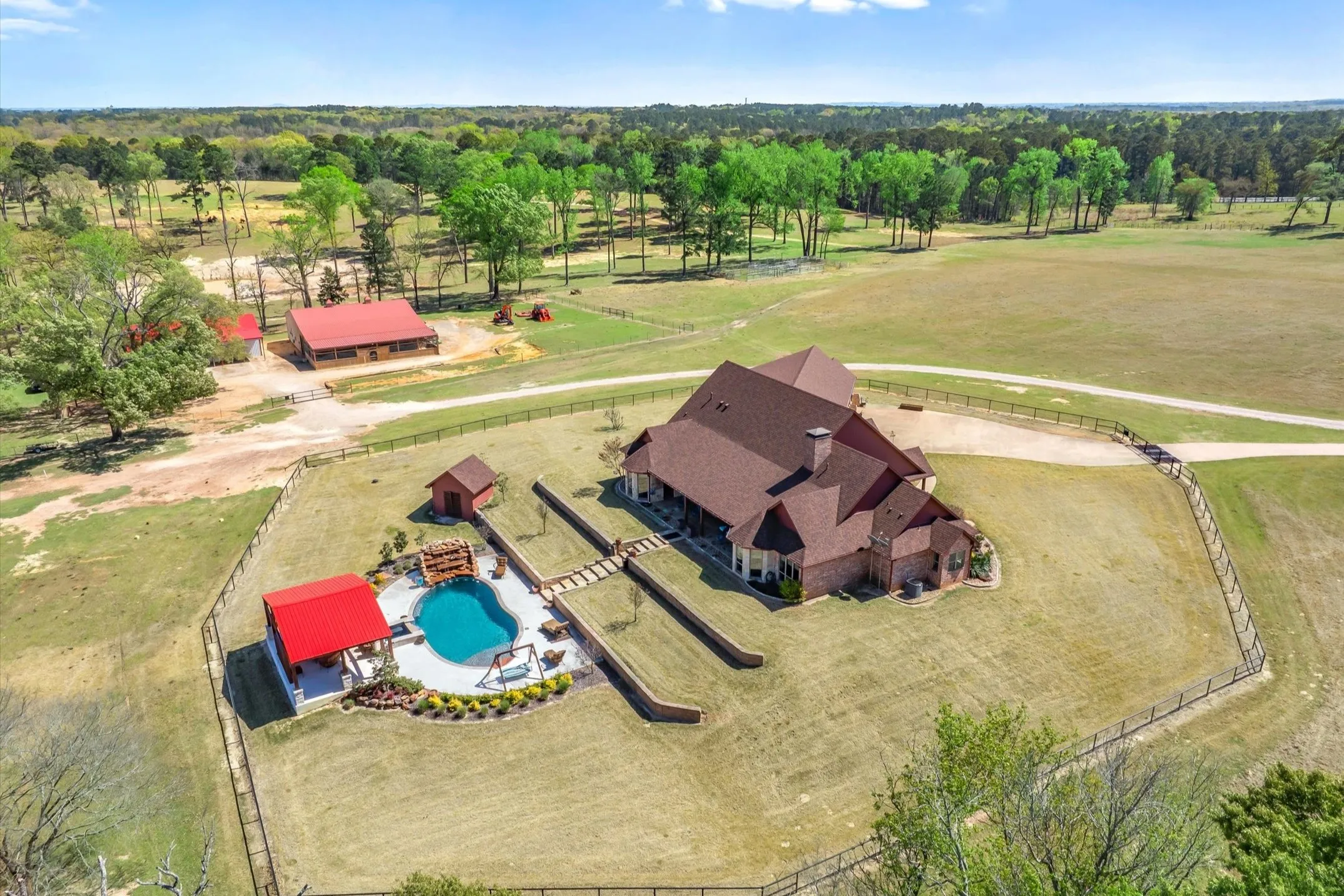 Single Family Residence For Sale in Smith County , 13006 FM 757, Winona, Texas 75792, 3 Bedrooms, 4 Bathrooms, 12 Garage spaces, 5,174 Sqft, built in 2012, Preowned, Price $2,850,000, mls#21216426, Real Estate Agent in Winona, Homes For Sale in Smith county, Homes For Sale in Winona, Realtor in Winona Texas, Real Estate Brokerage Independent Realty Texas, Luminita Cordes Realtor