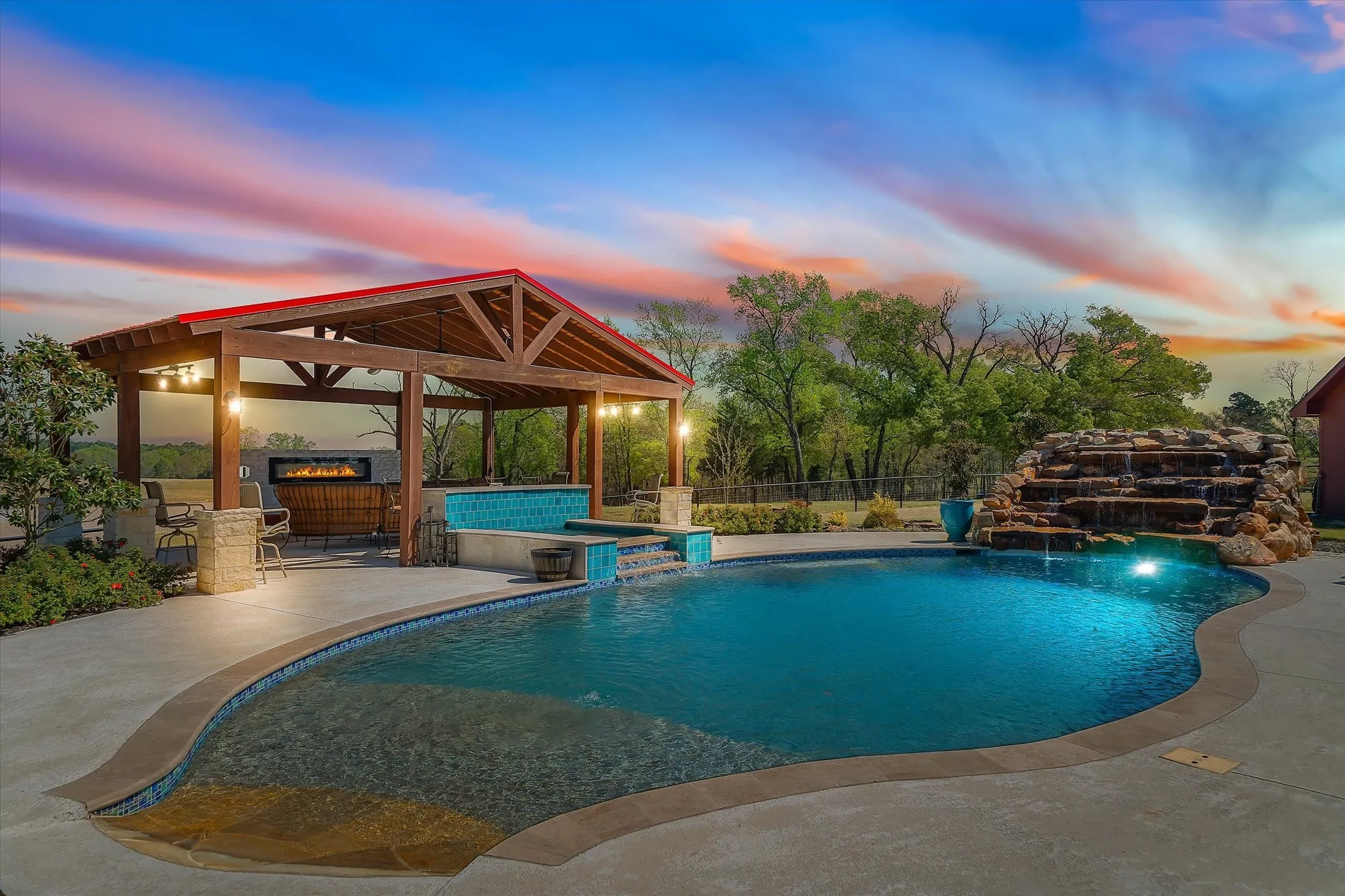 Single Family Residence For Sale in Smith County , 13006 FM 757, Winona, Texas 75792, 3 Bedrooms, 4 Bathrooms, 12 Garage spaces, 5,174 Sqft, built in 2012, Preowned, Price $2,850,000, mls#21216426, Real Estate Agent in Winona, Homes For Sale in Smith county, Homes For Sale in Winona, Realtor in Winona Texas, Real Estate Brokerage Independent Realty Texas, Luminita Cordes Realtor