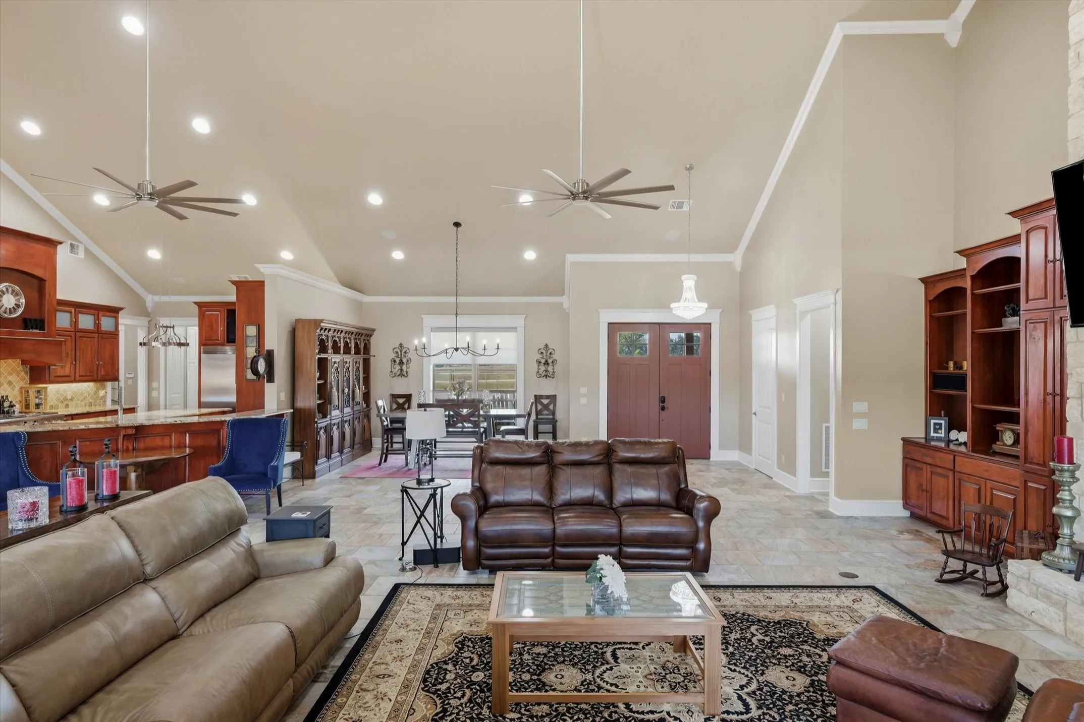 Single Family Residence For Sale in Smith County , 13006 FM 757, Winona, Texas 75792, 3 Bedrooms, 4 Bathrooms, 12 Garage spaces, 5,174 Sqft, built in 2012, Preowned, Price $2,850,000, mls#21216426, Real Estate Agent in Winona, Homes For Sale in Smith county, Homes For Sale in Winona, Realtor in Winona Texas, Real Estate Brokerage Independent Realty Texas, Luminita Cordes Realtor