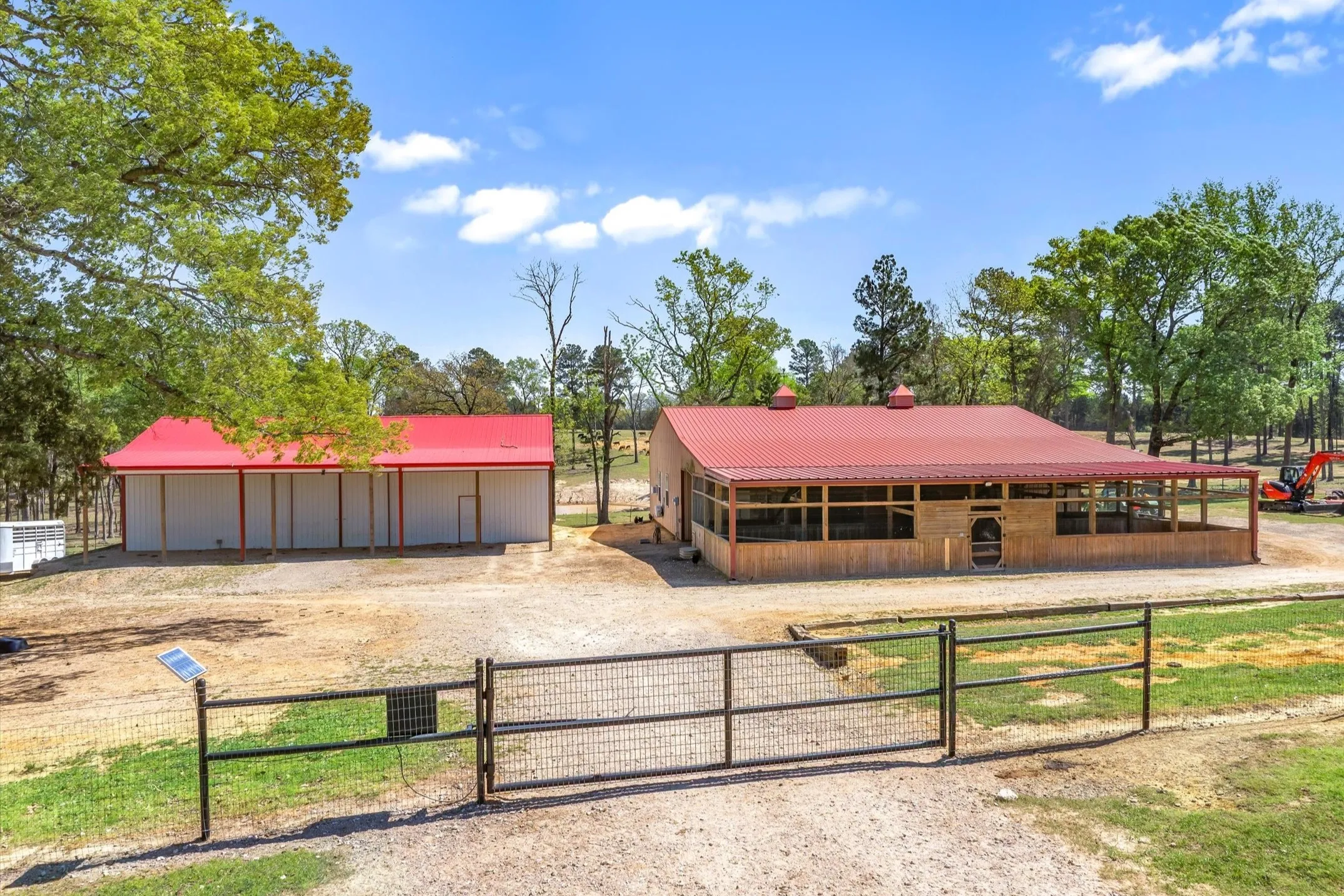 Single Family Residence For Sale in Smith County , 13006 FM 757, Winona, Texas 75792, 3 Bedrooms, 4 Bathrooms, 12 Garage spaces, 5,174 Sqft, built in 2012, Preowned, Price $2,850,000, mls#21216426, Real Estate Agent in Winona, Homes For Sale in Smith county, Homes For Sale in Winona, Realtor in Winona Texas, Real Estate Brokerage Independent Realty Texas, Luminita Cordes Realtor